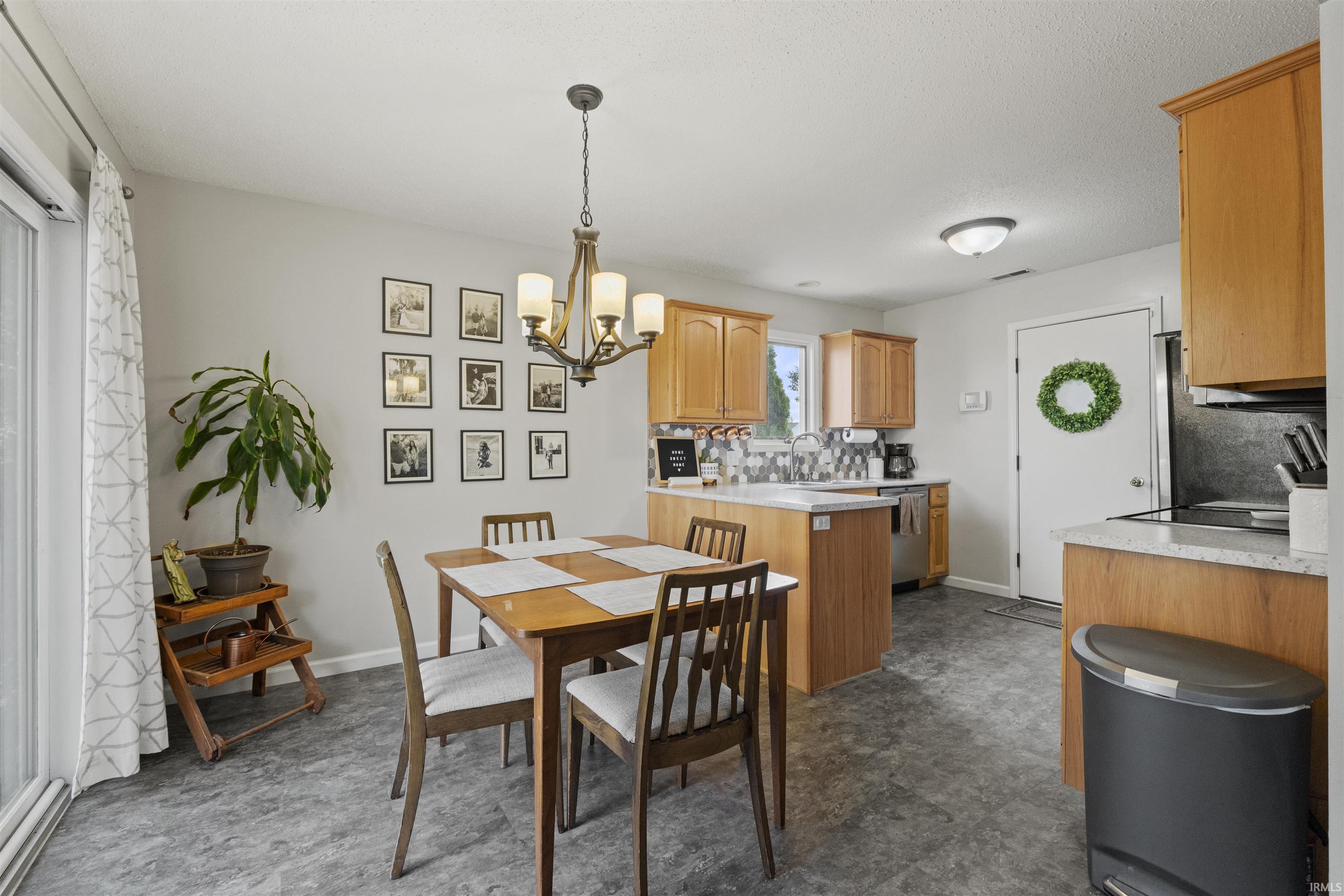 4461 Fenwick