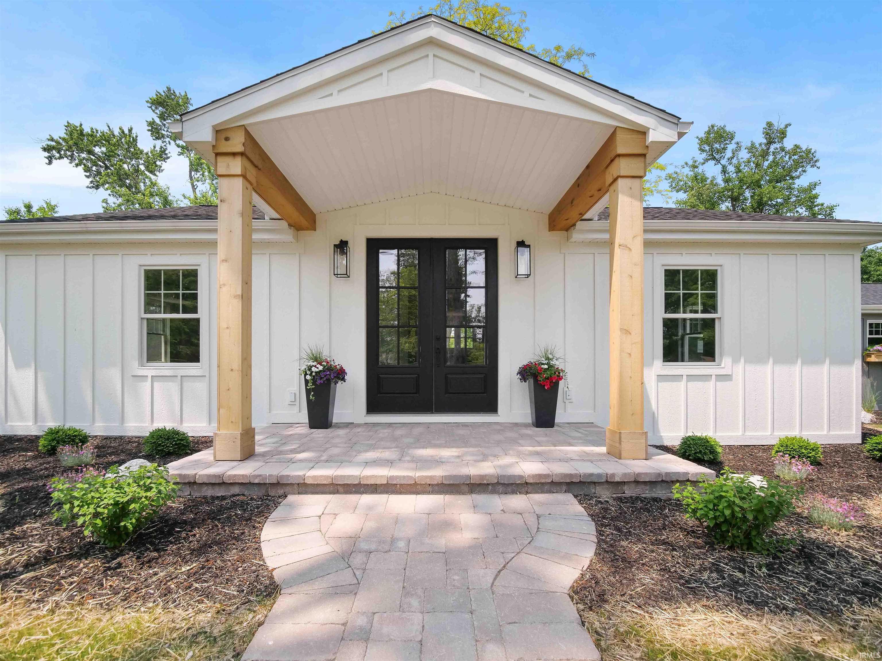 1720 Dell Cove