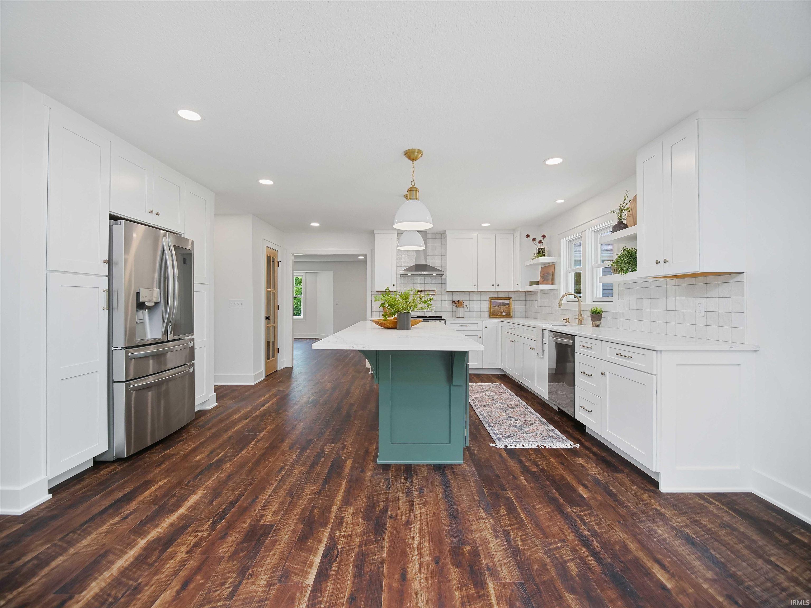 1720 Dell Cove