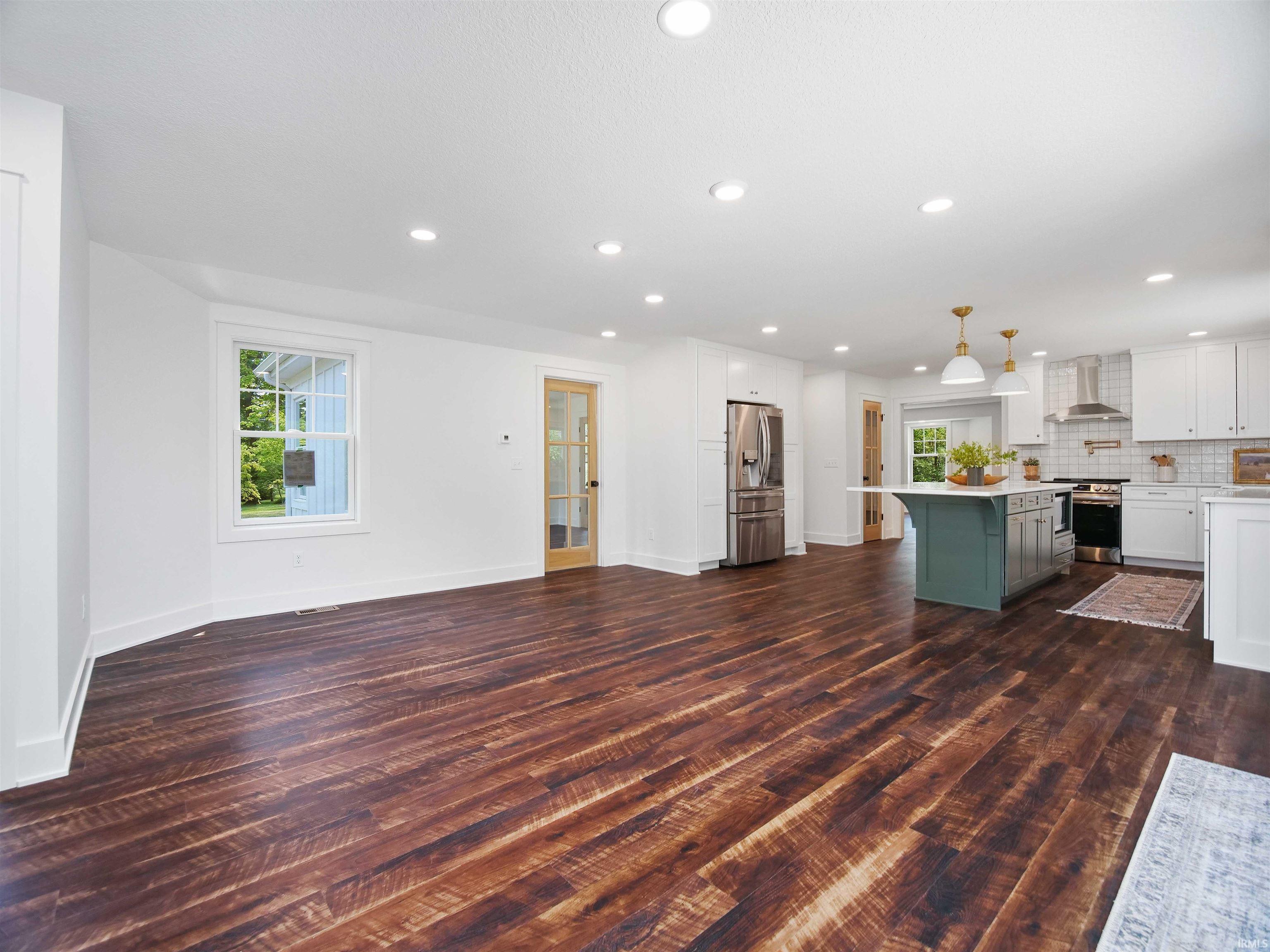 1720 Dell Cove
