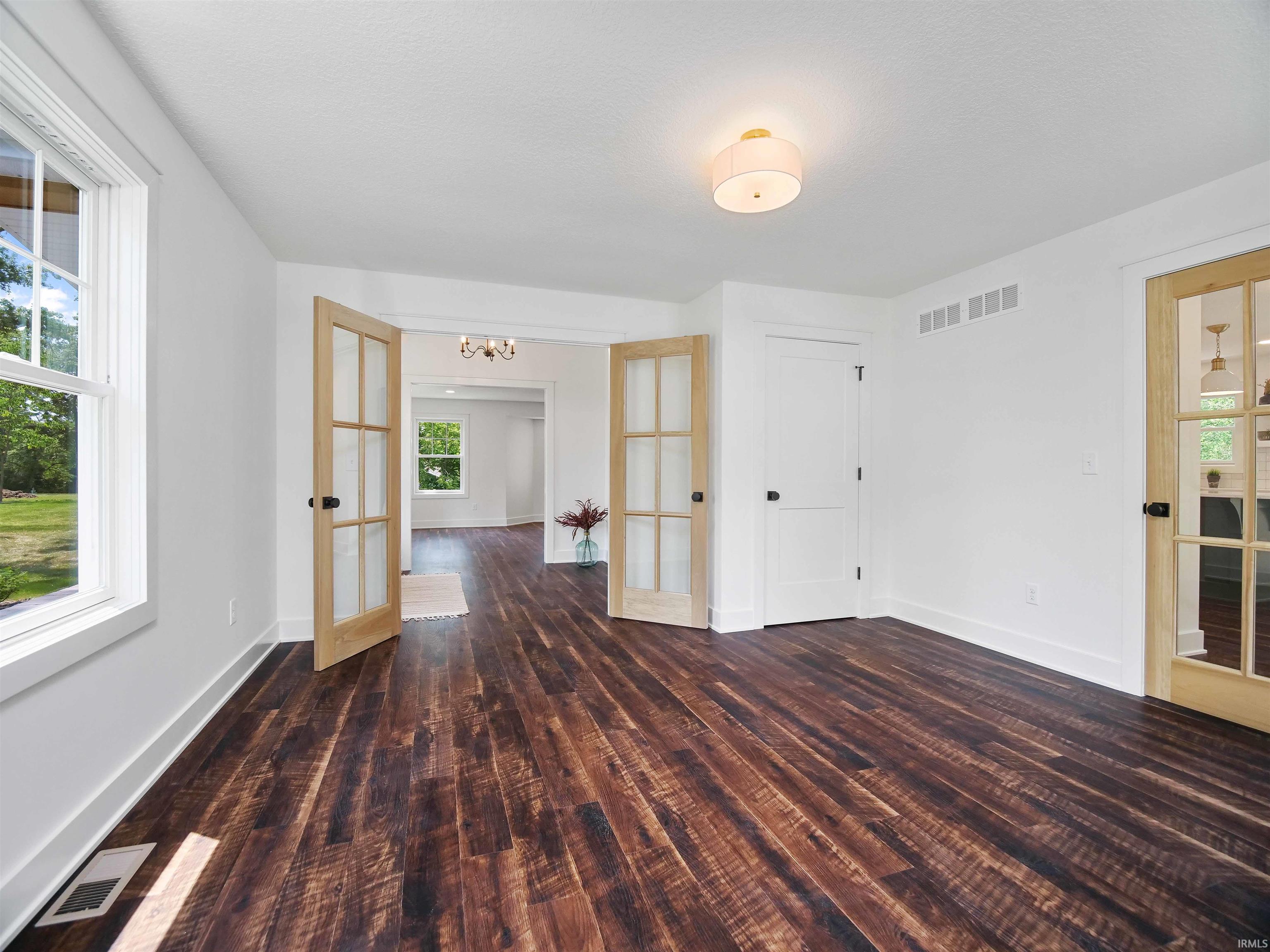 1720 Dell Cove