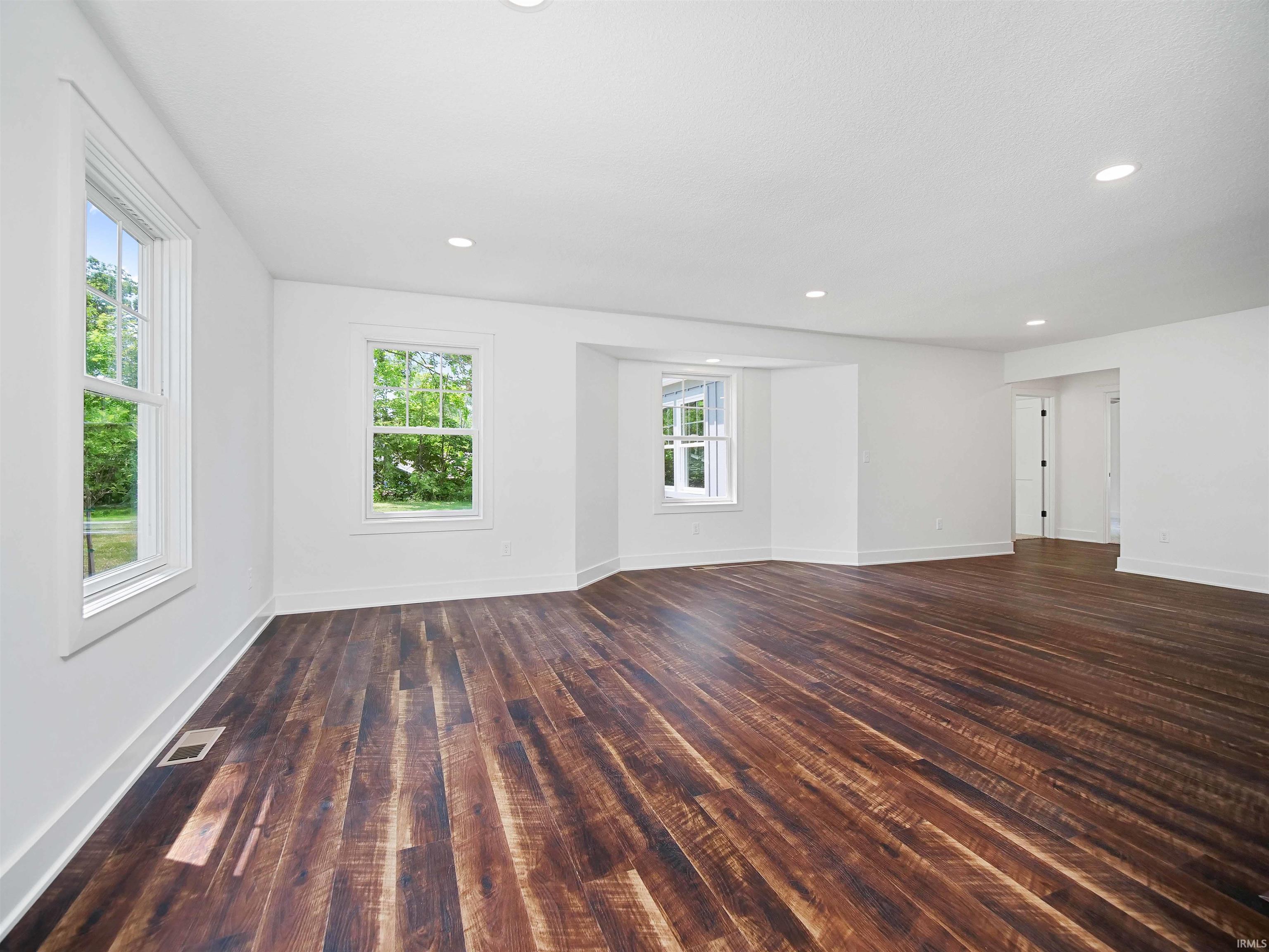1720 Dell Cove