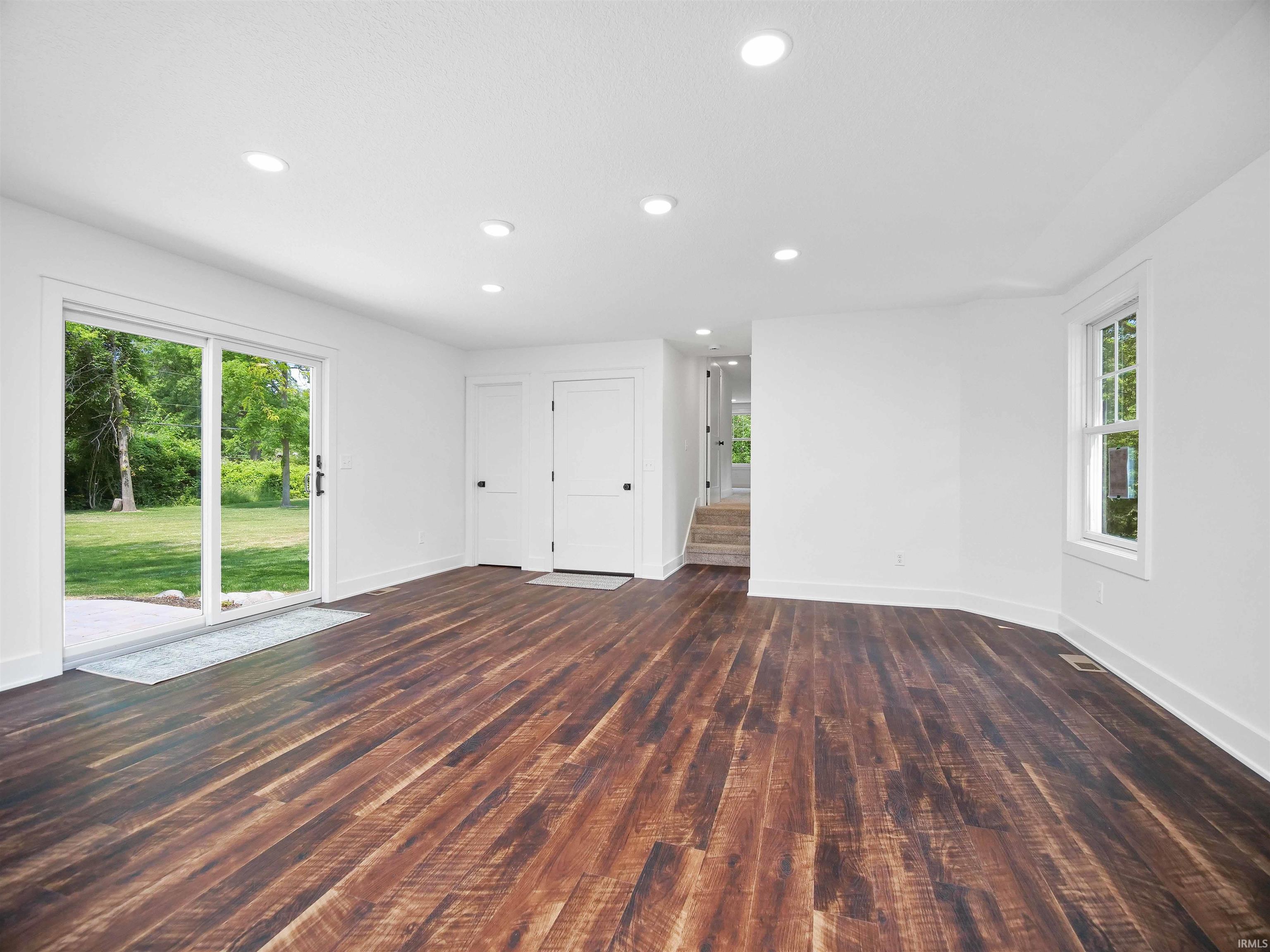 1720 Dell Cove