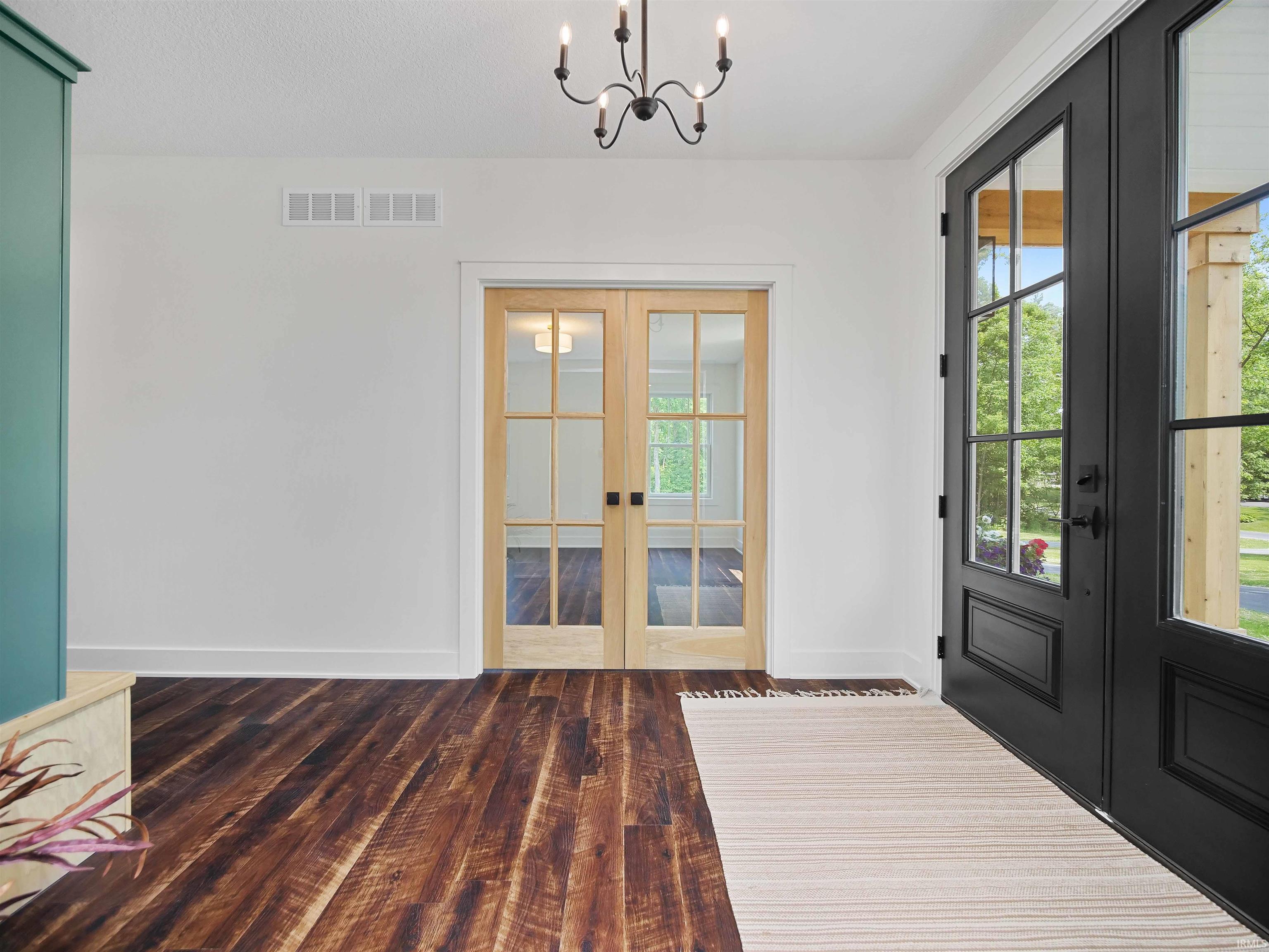 1720 Dell Cove