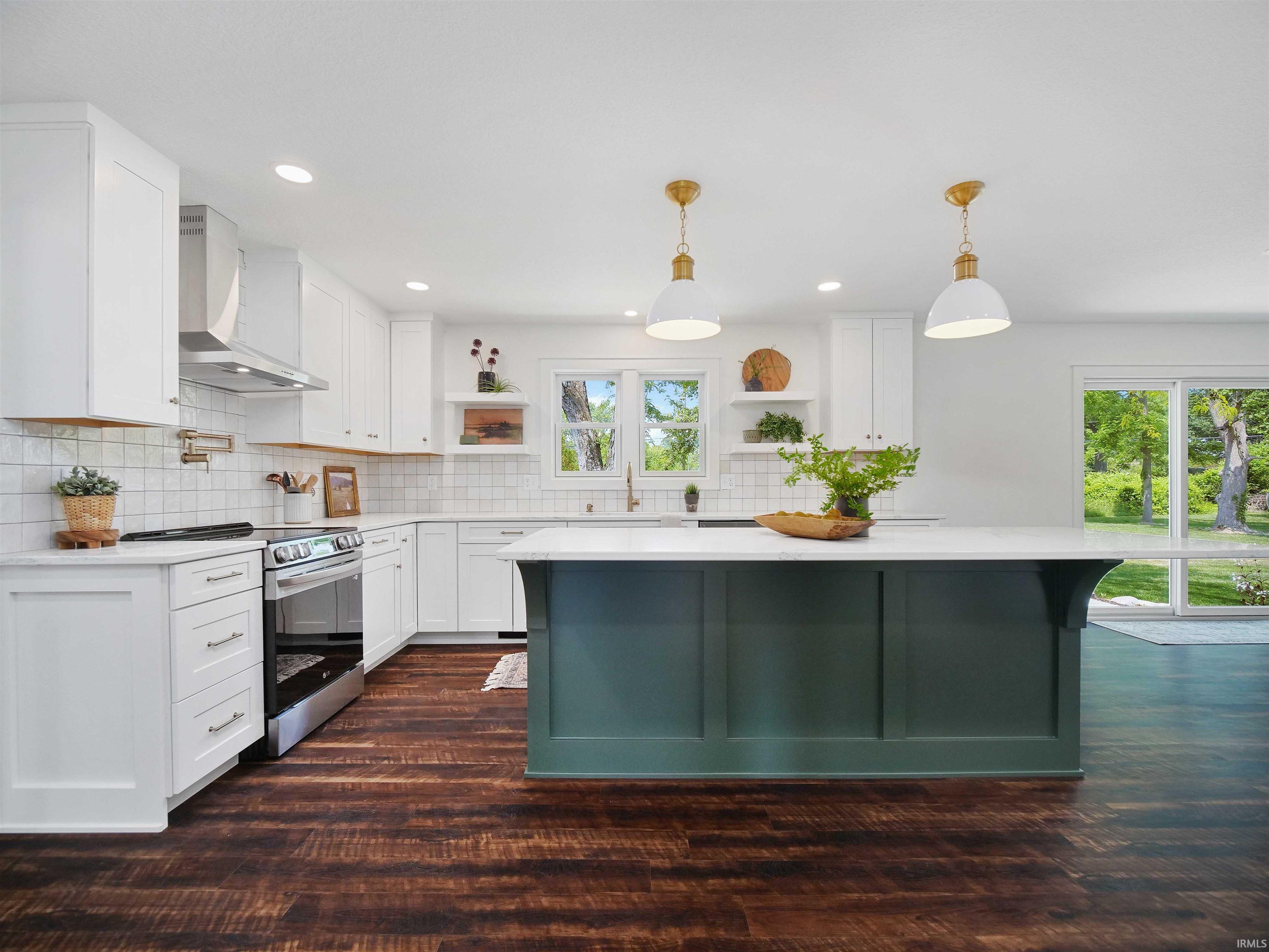 1720 Dell Cove