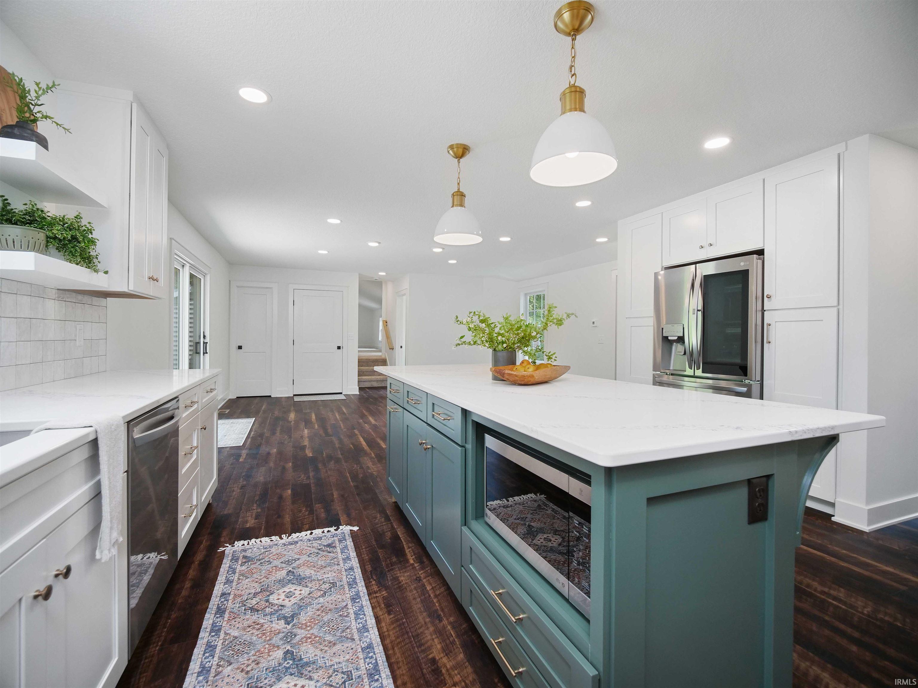 1720 Dell Cove