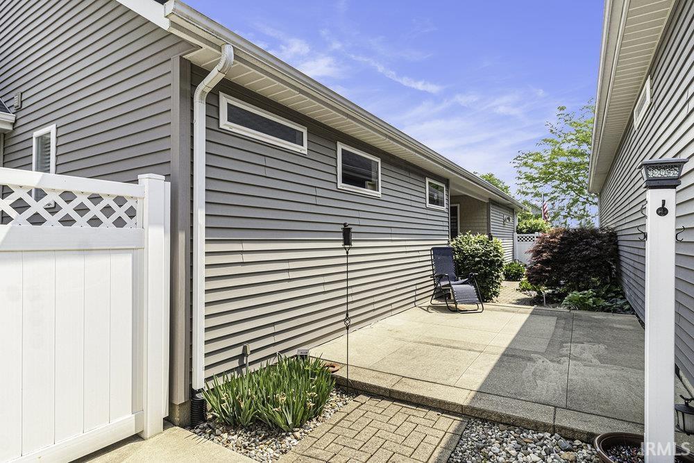 6815 Stewart