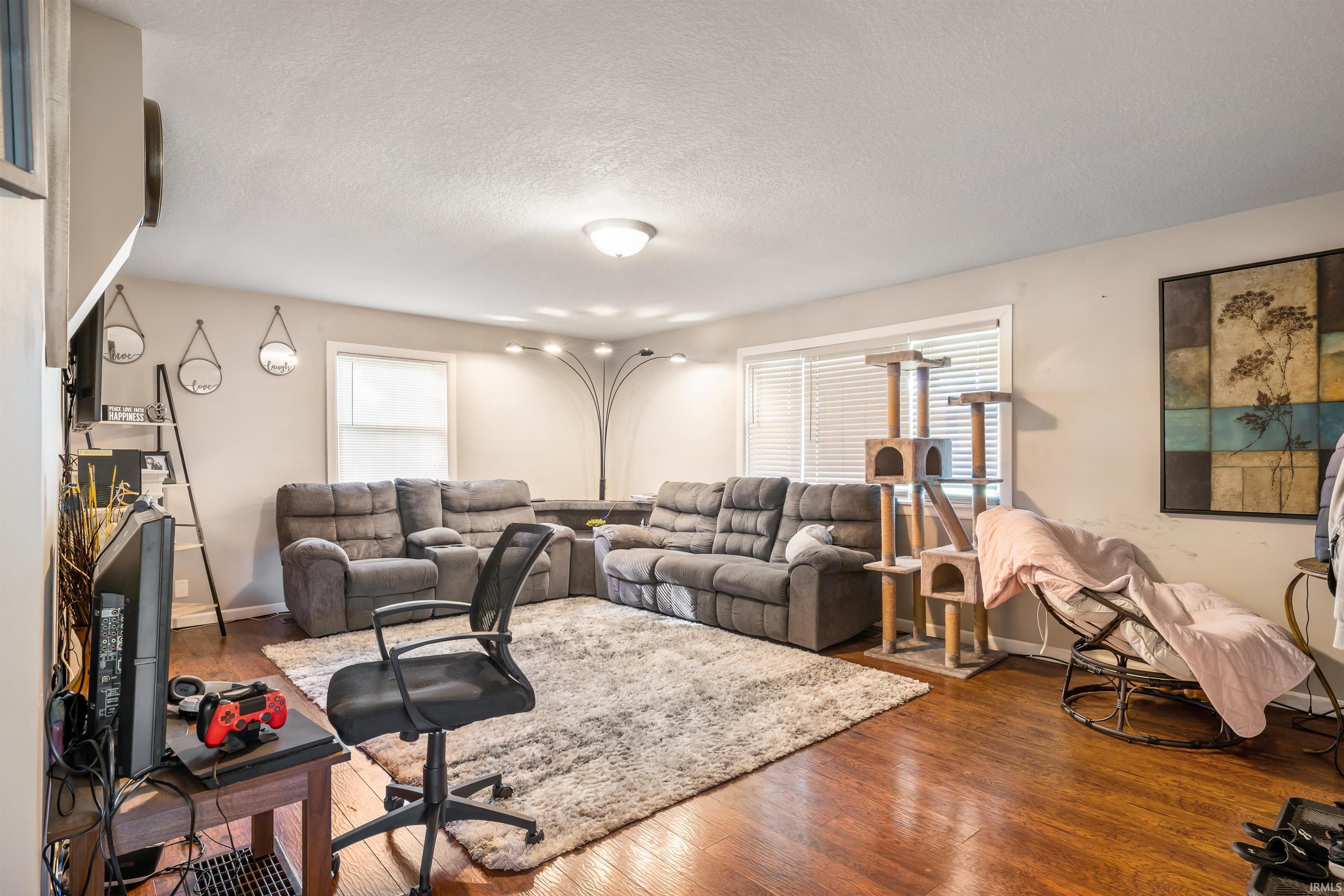 7026 Goshen