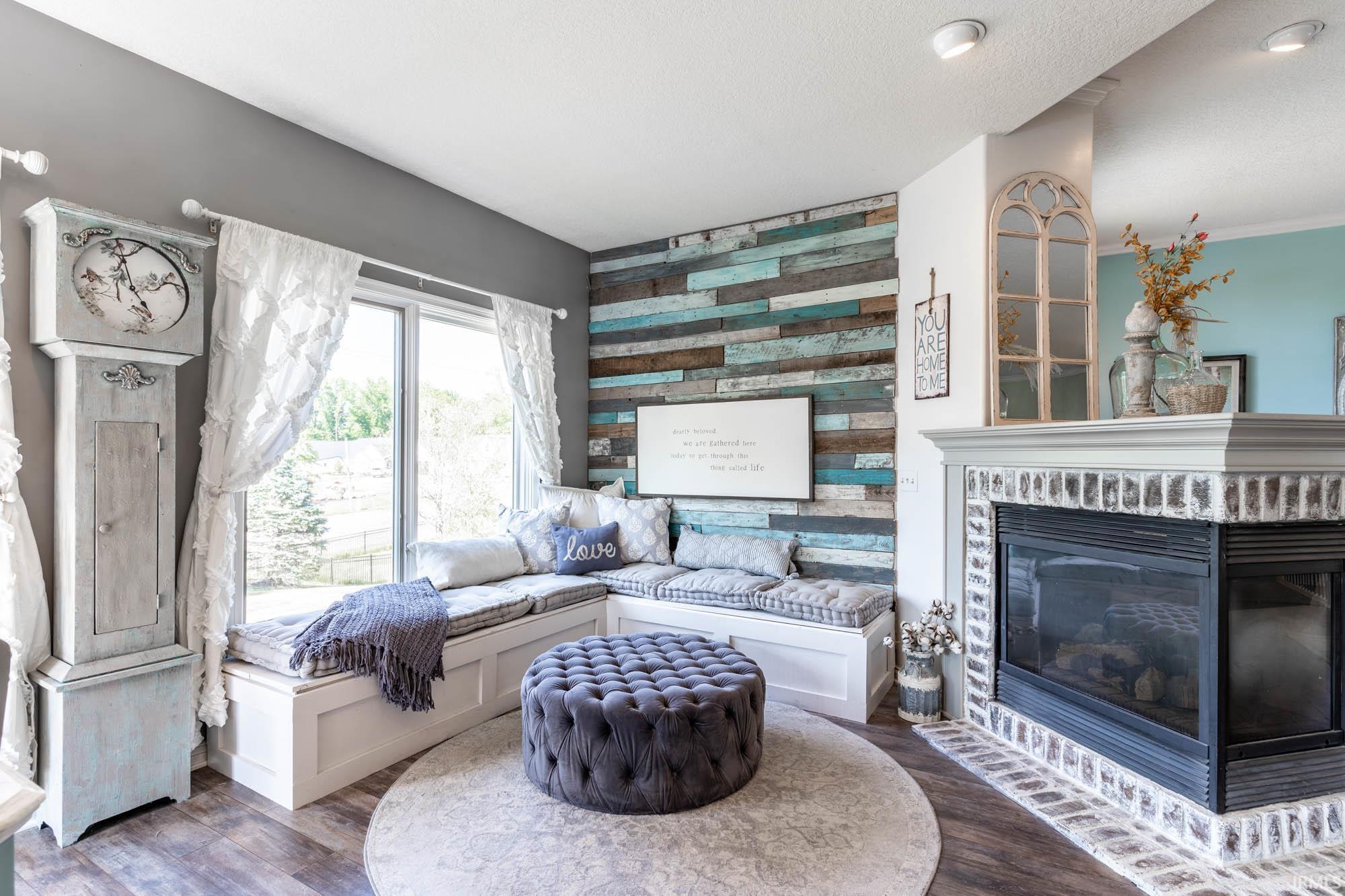212 Creekside