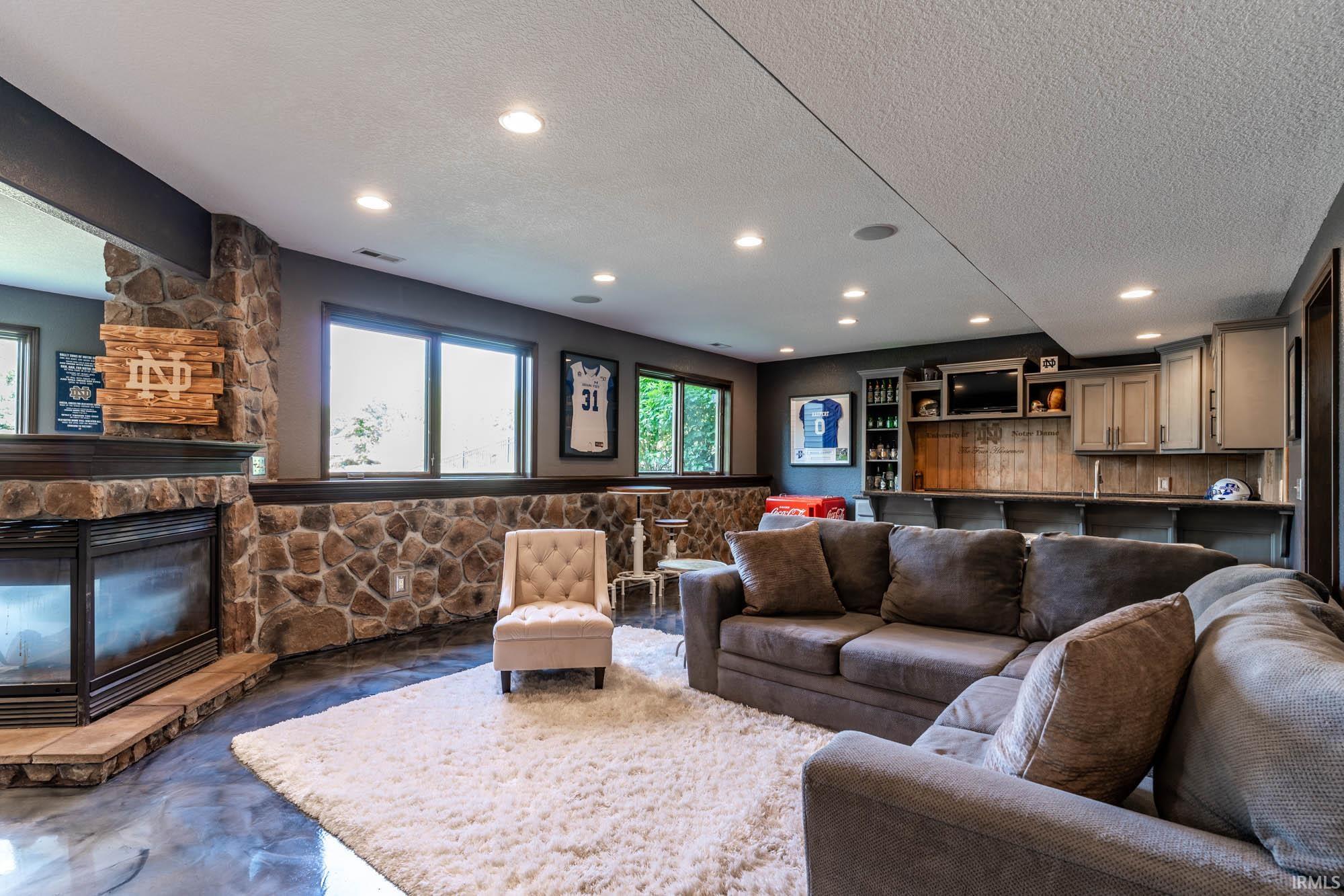212 Creekside