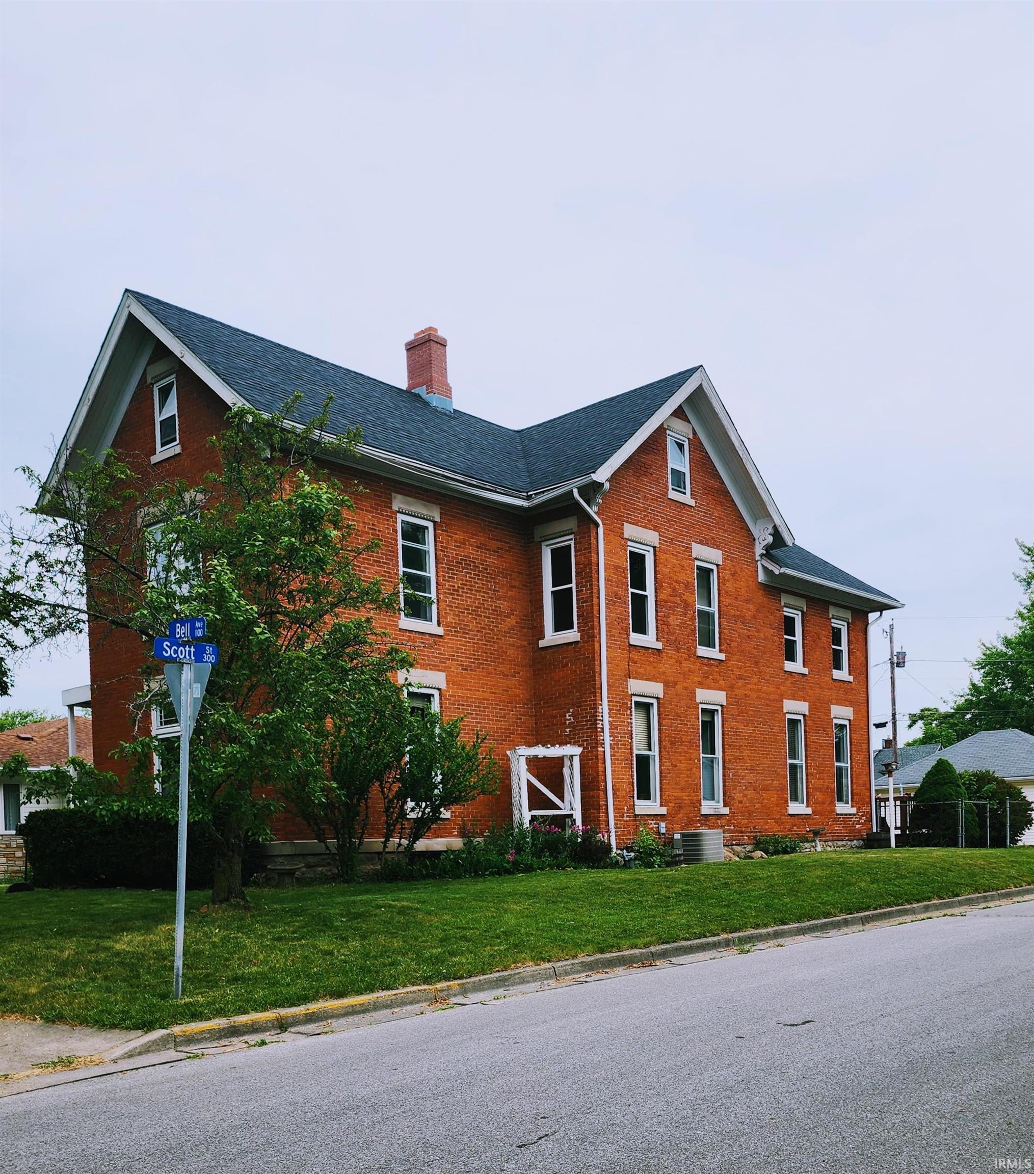 1121 Bell