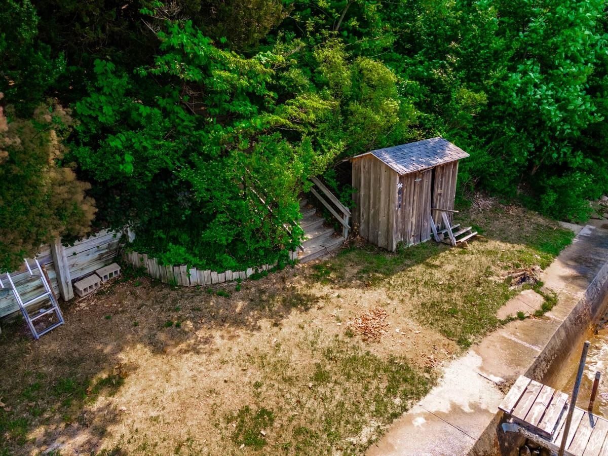 1560 Lane 105 Lake James