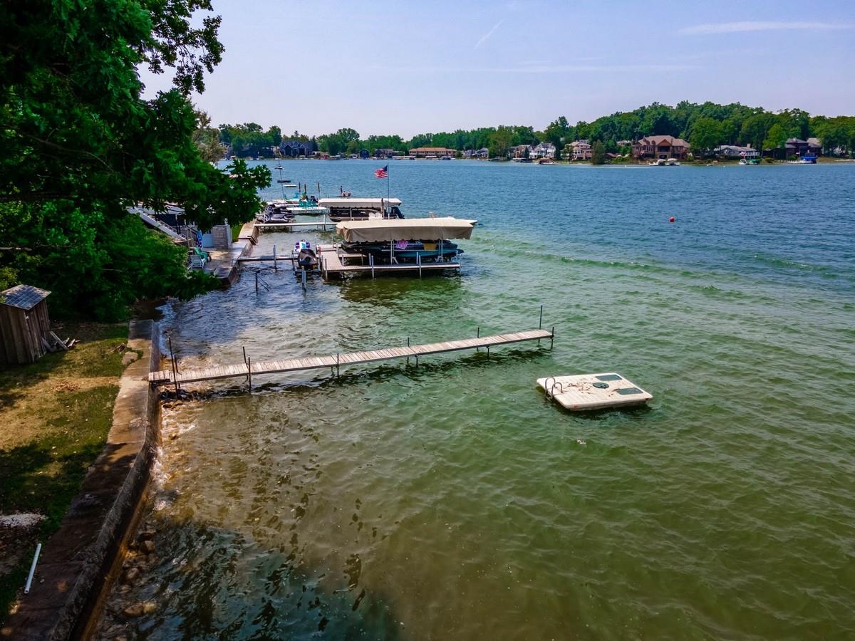 1560 Lane 105 Lake James