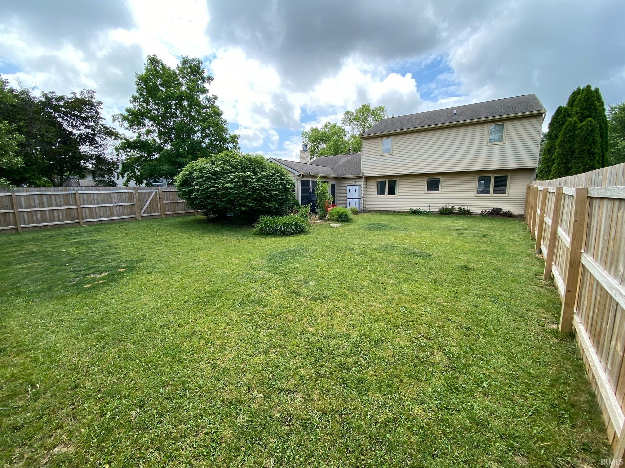 5725 Thoreau