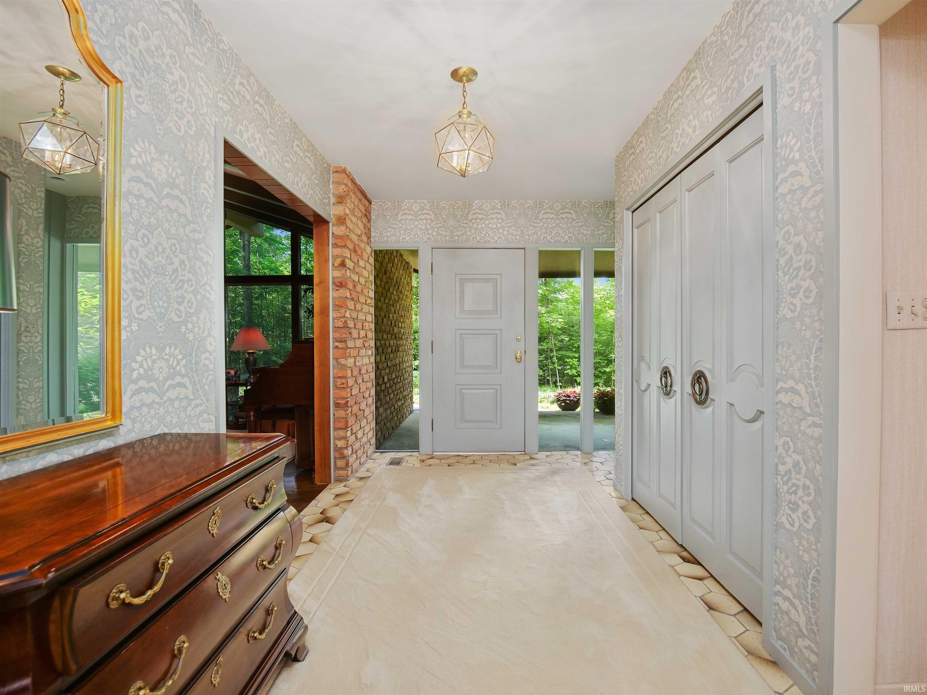 2815 Covington Lake