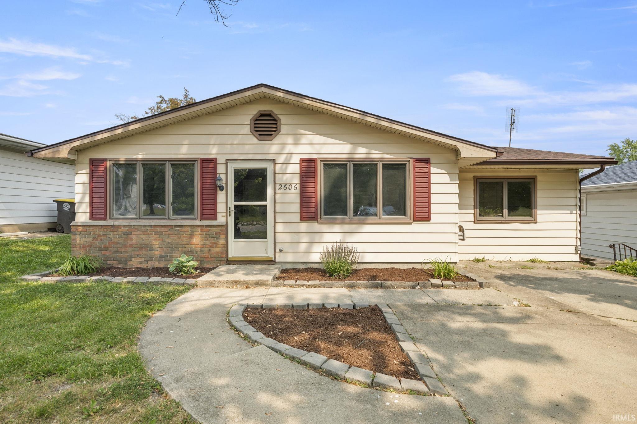 2606 Hobson