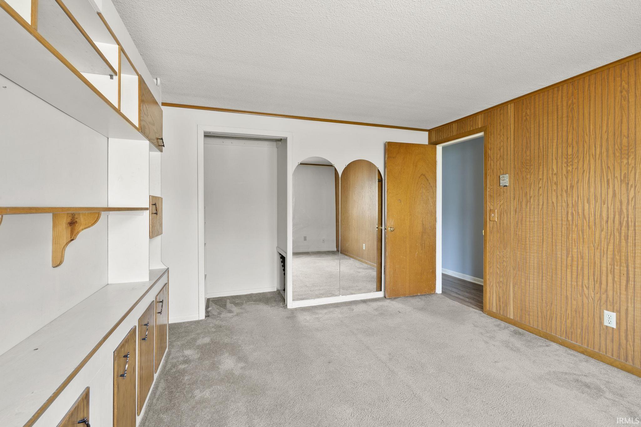 2606 Hobson