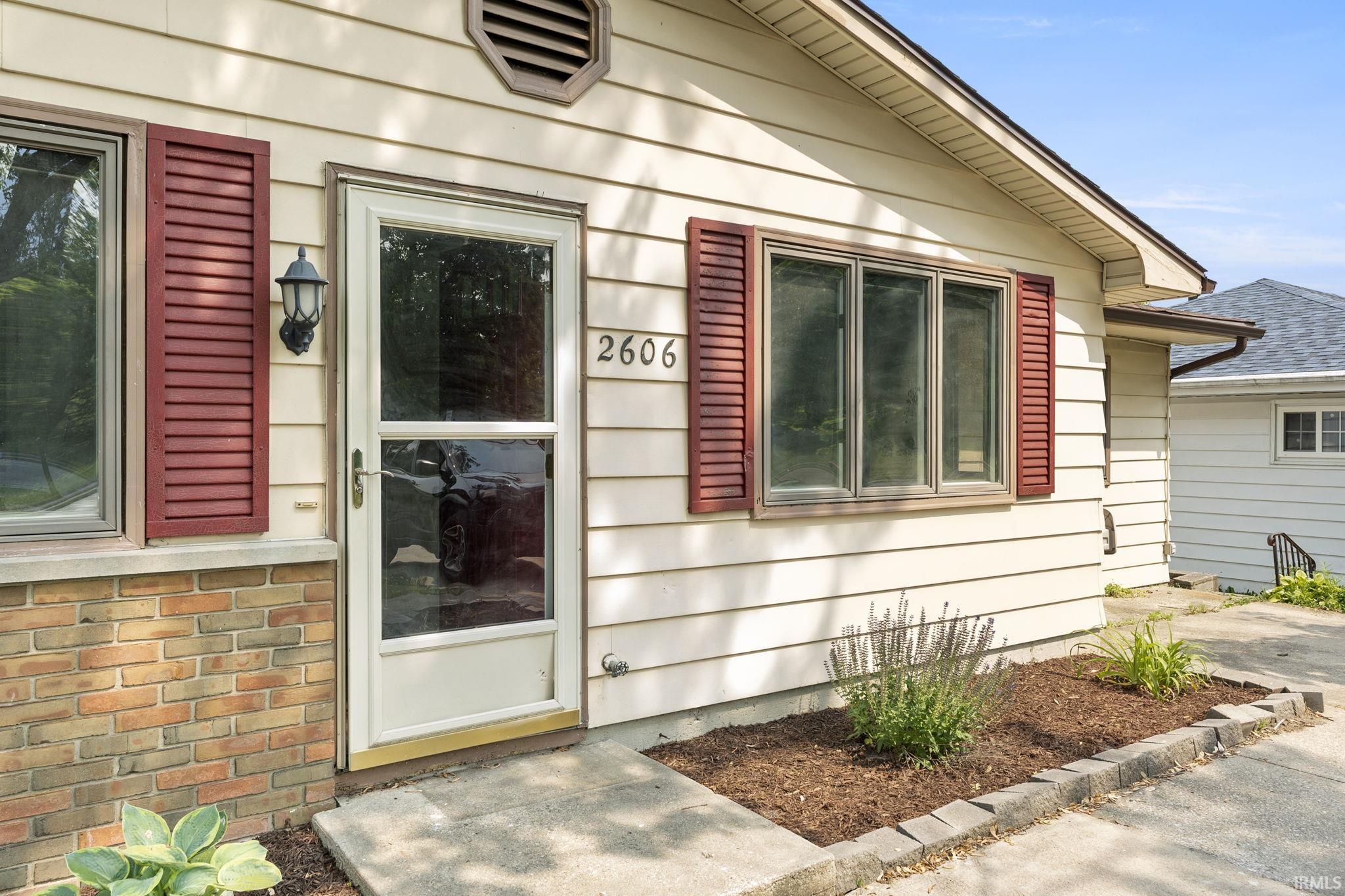 2606 Hobson