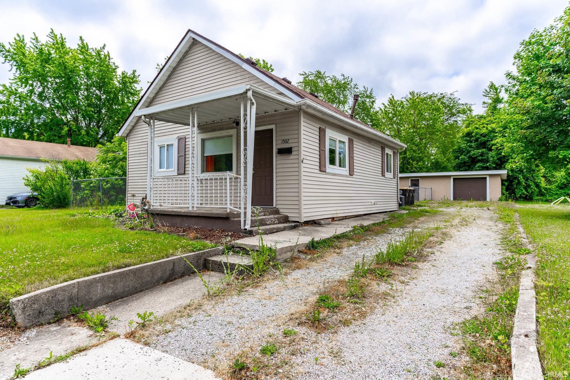 1502 Vance