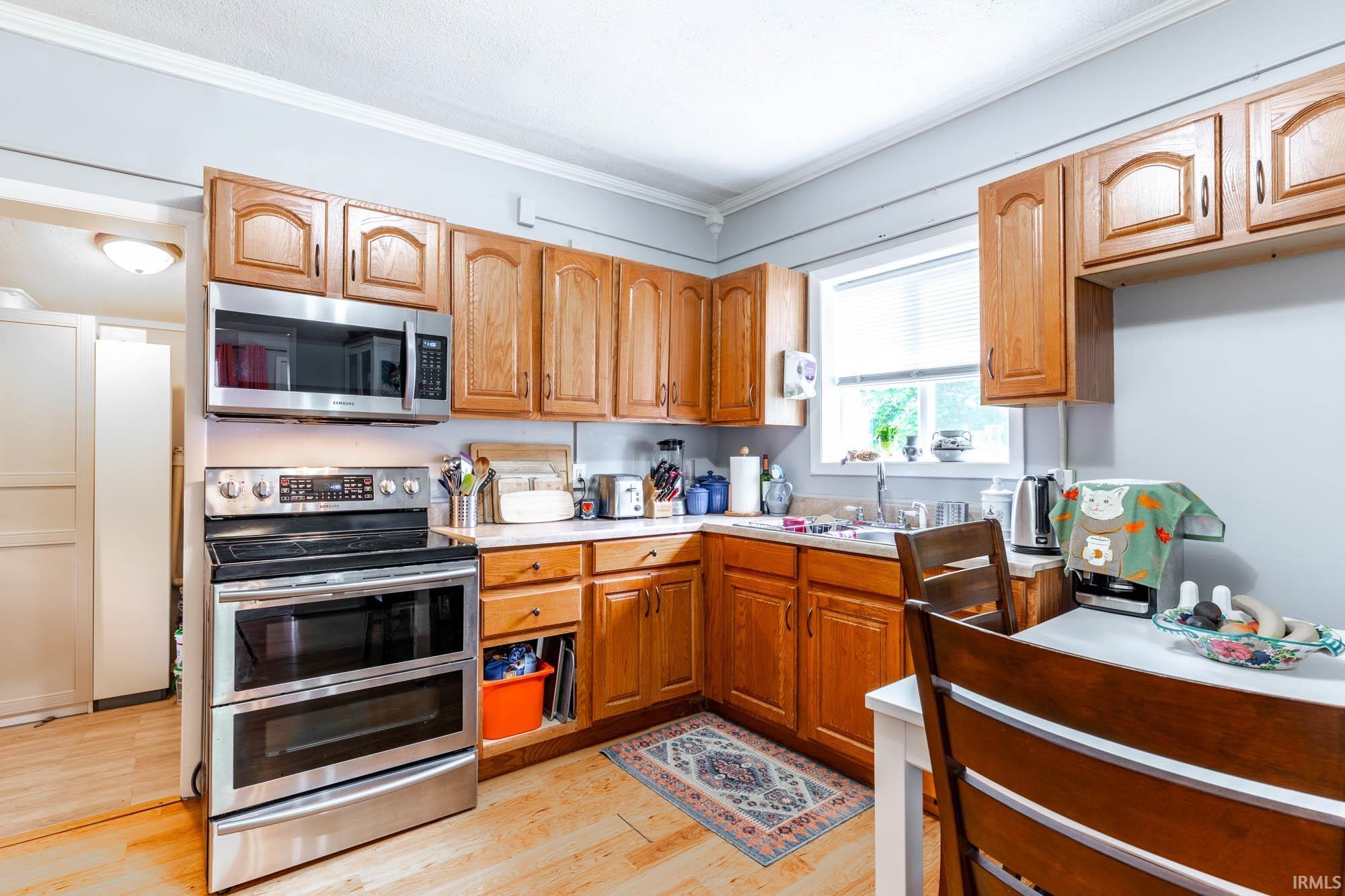 1502 Vance