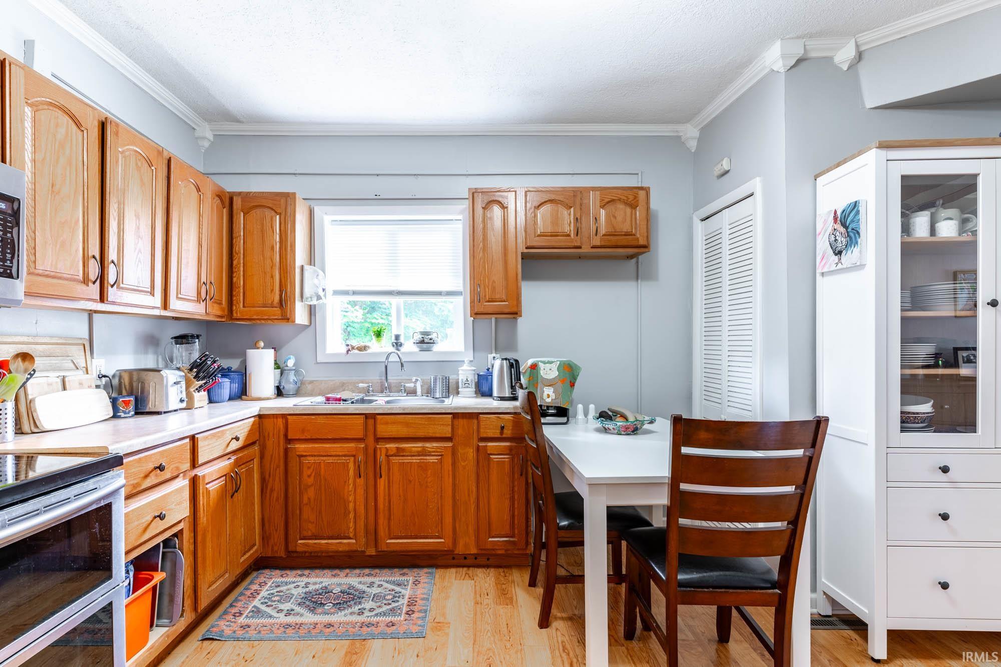 1502 Vance