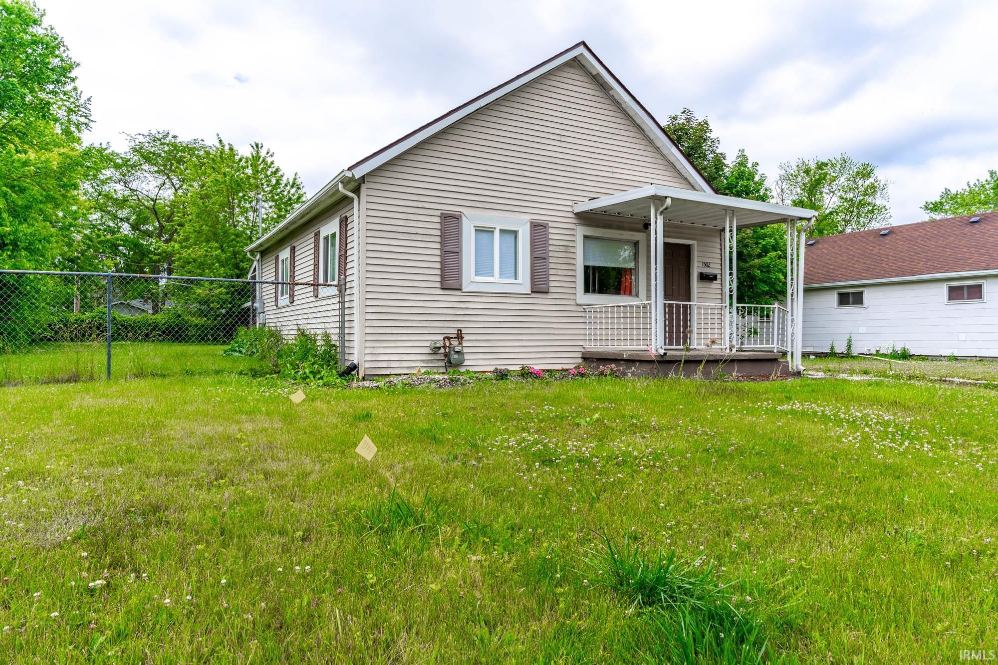 1502 Vance