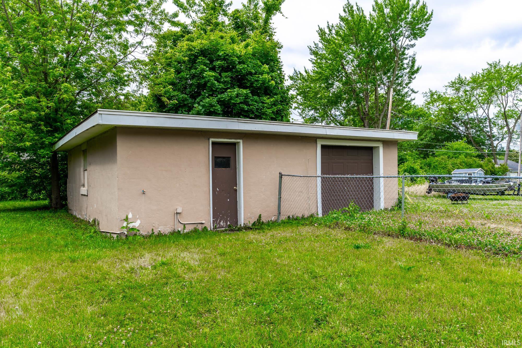 1502 Vance