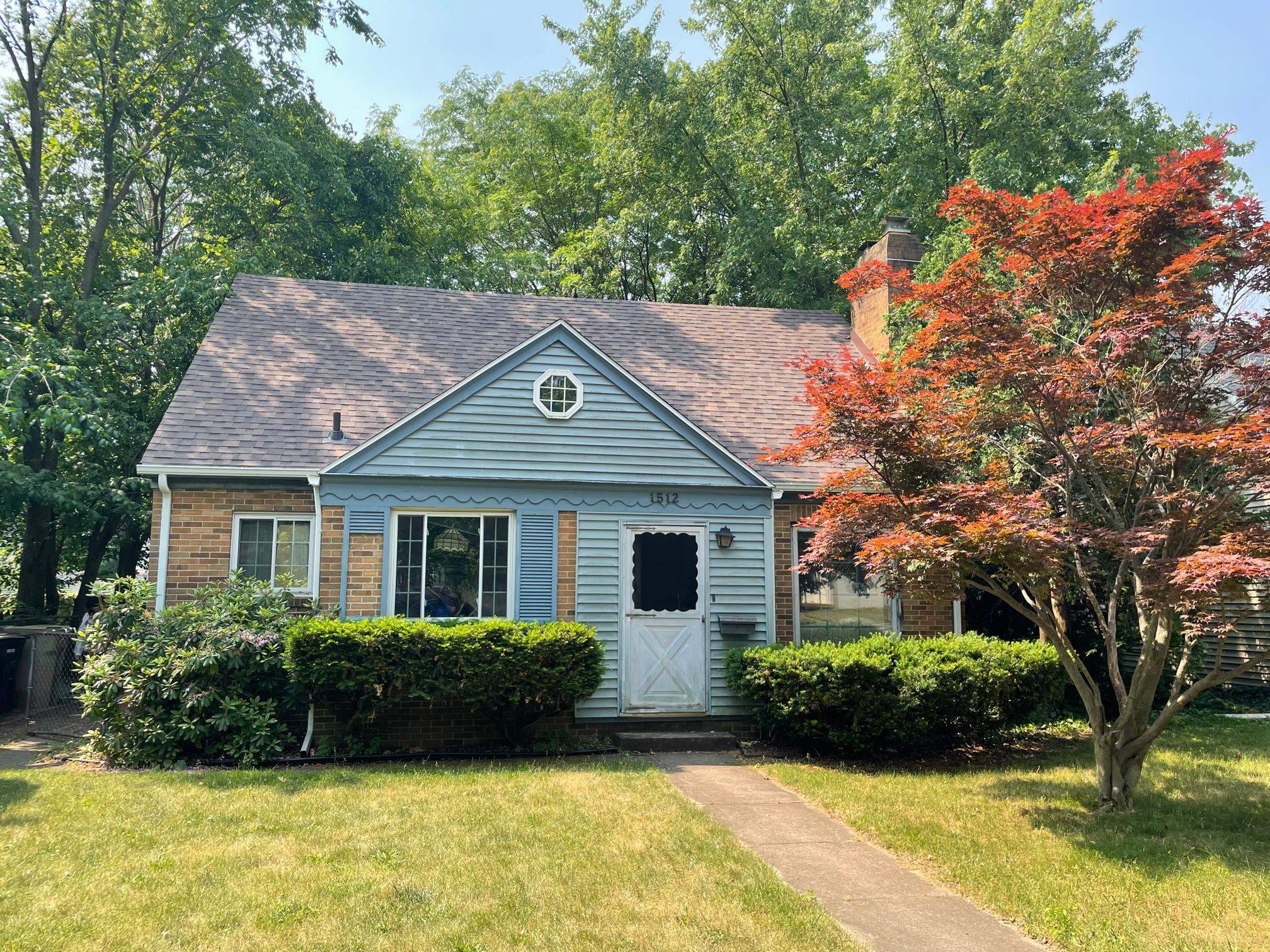 1512 Cedar