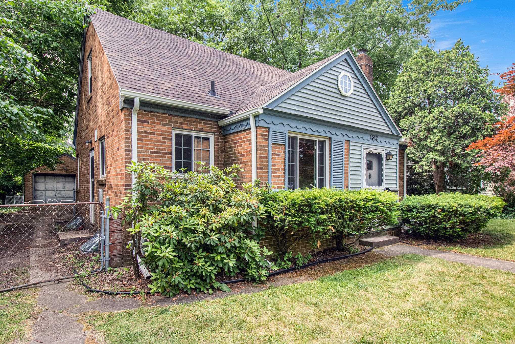 1512 Cedar