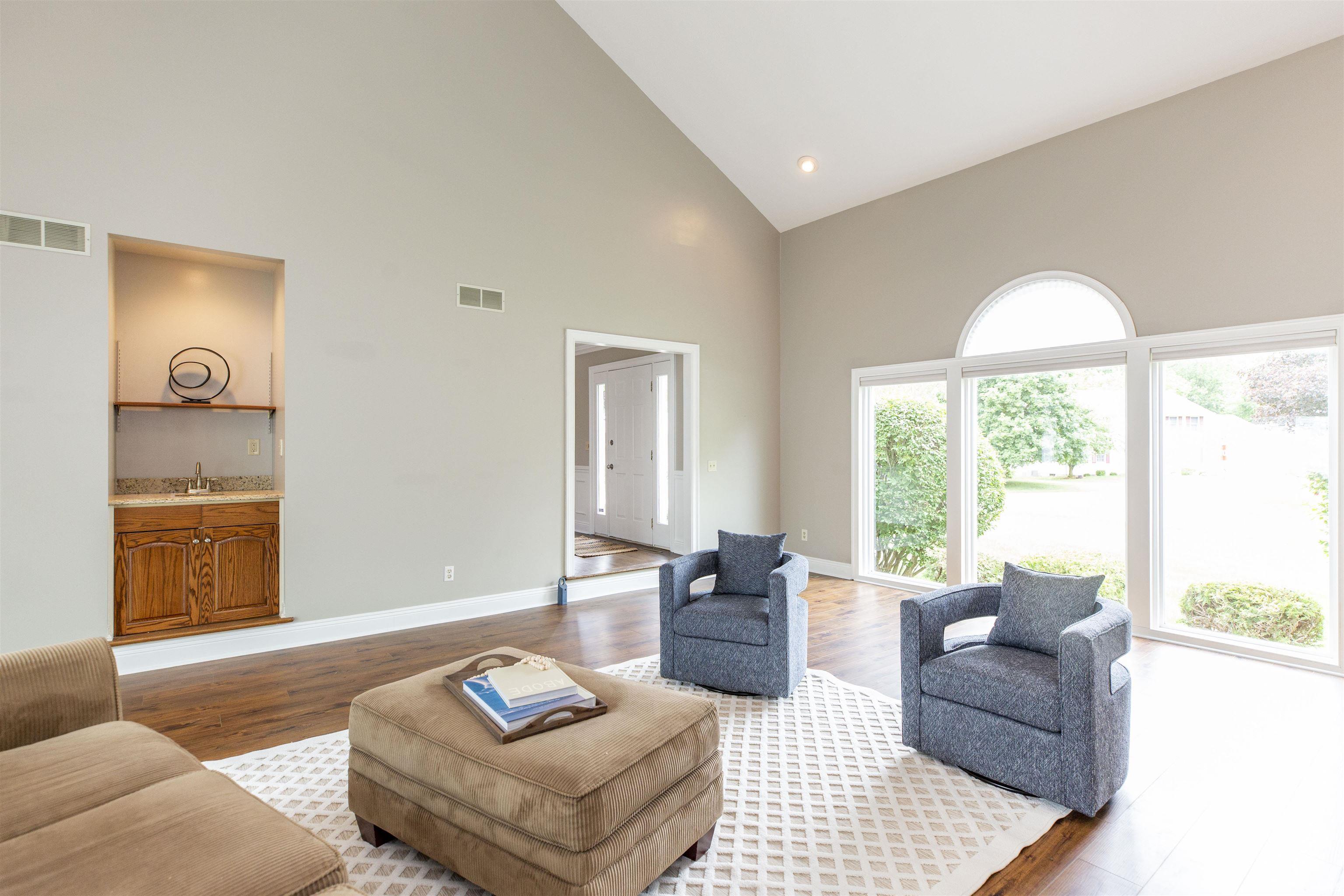 2808 Belknap