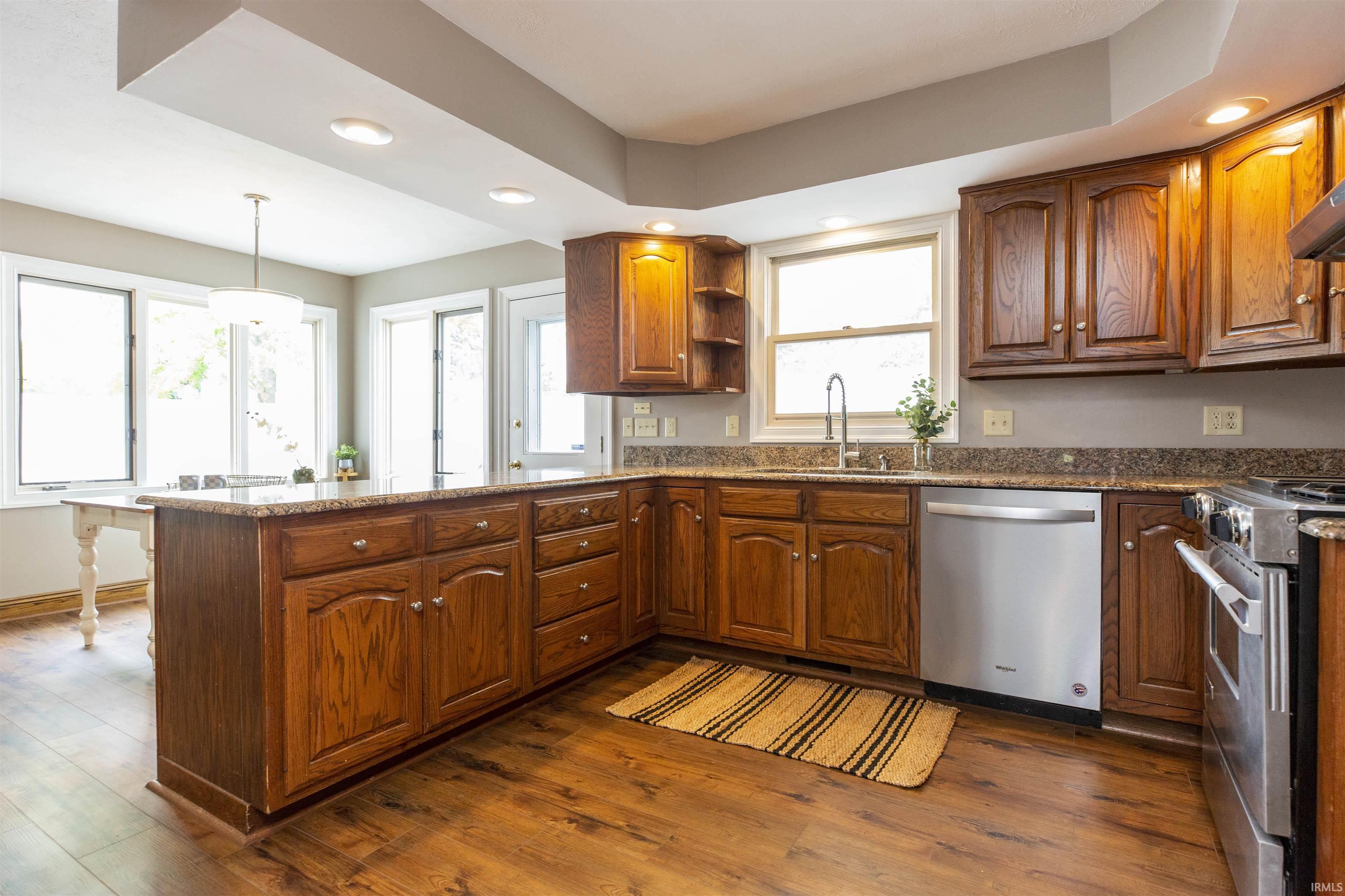2808 Belknap