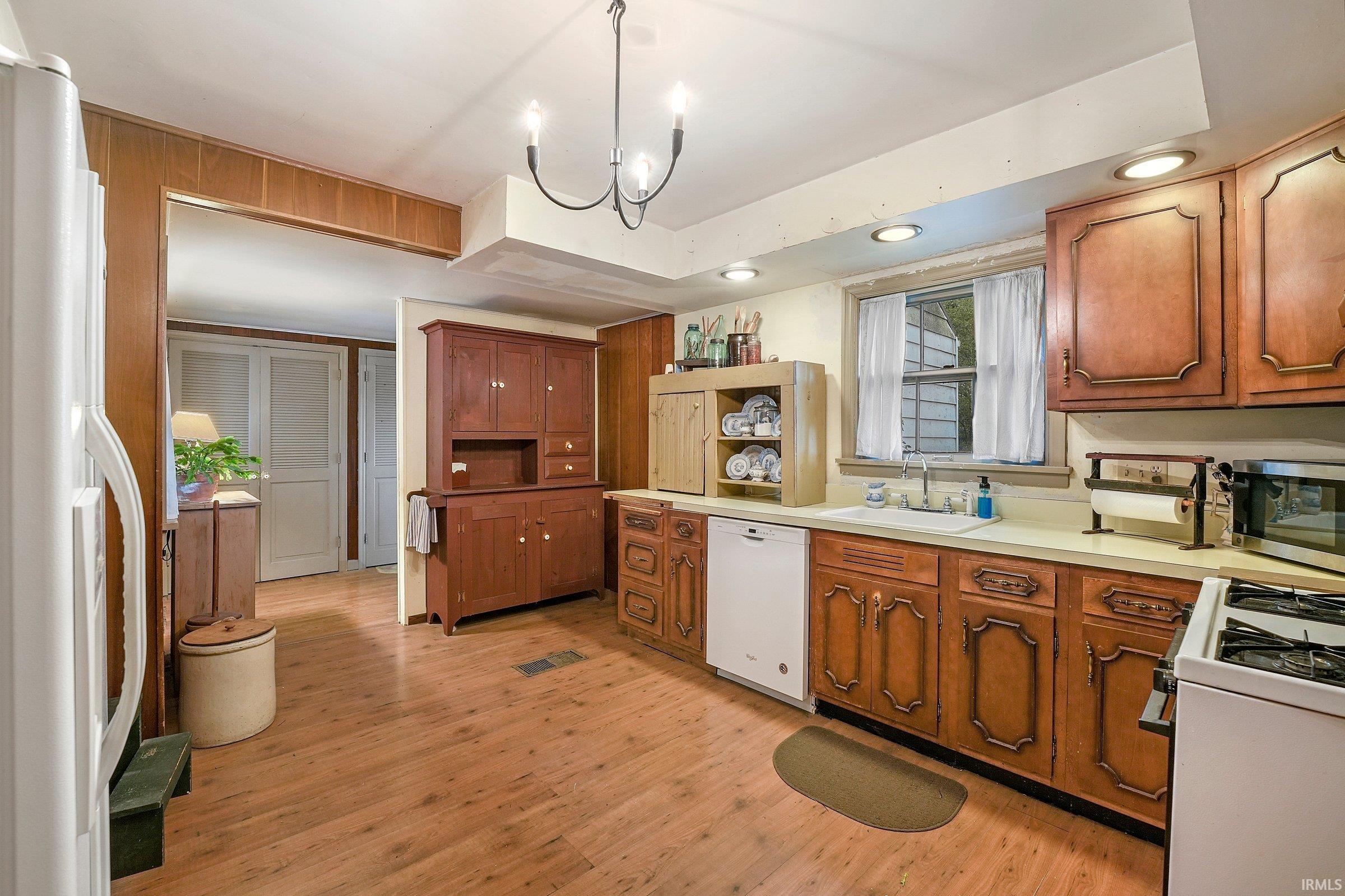 53425 County Road 7