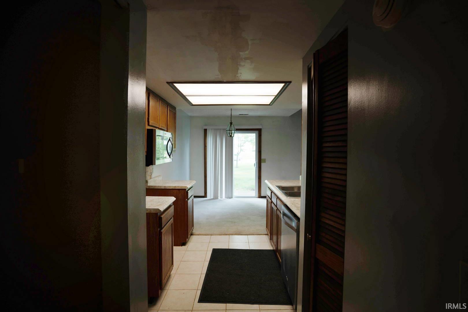 6205 Crofton