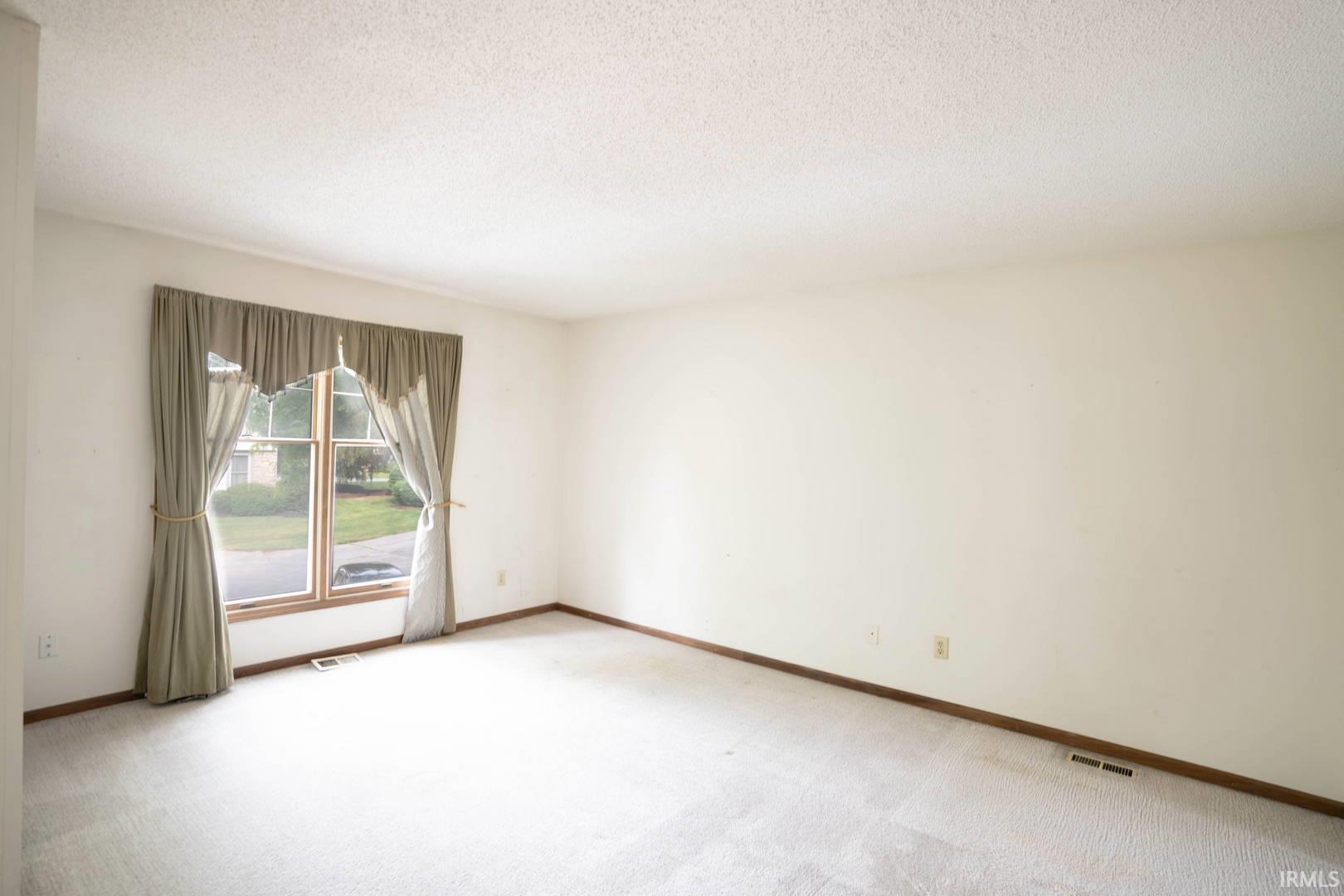 6205 Crofton