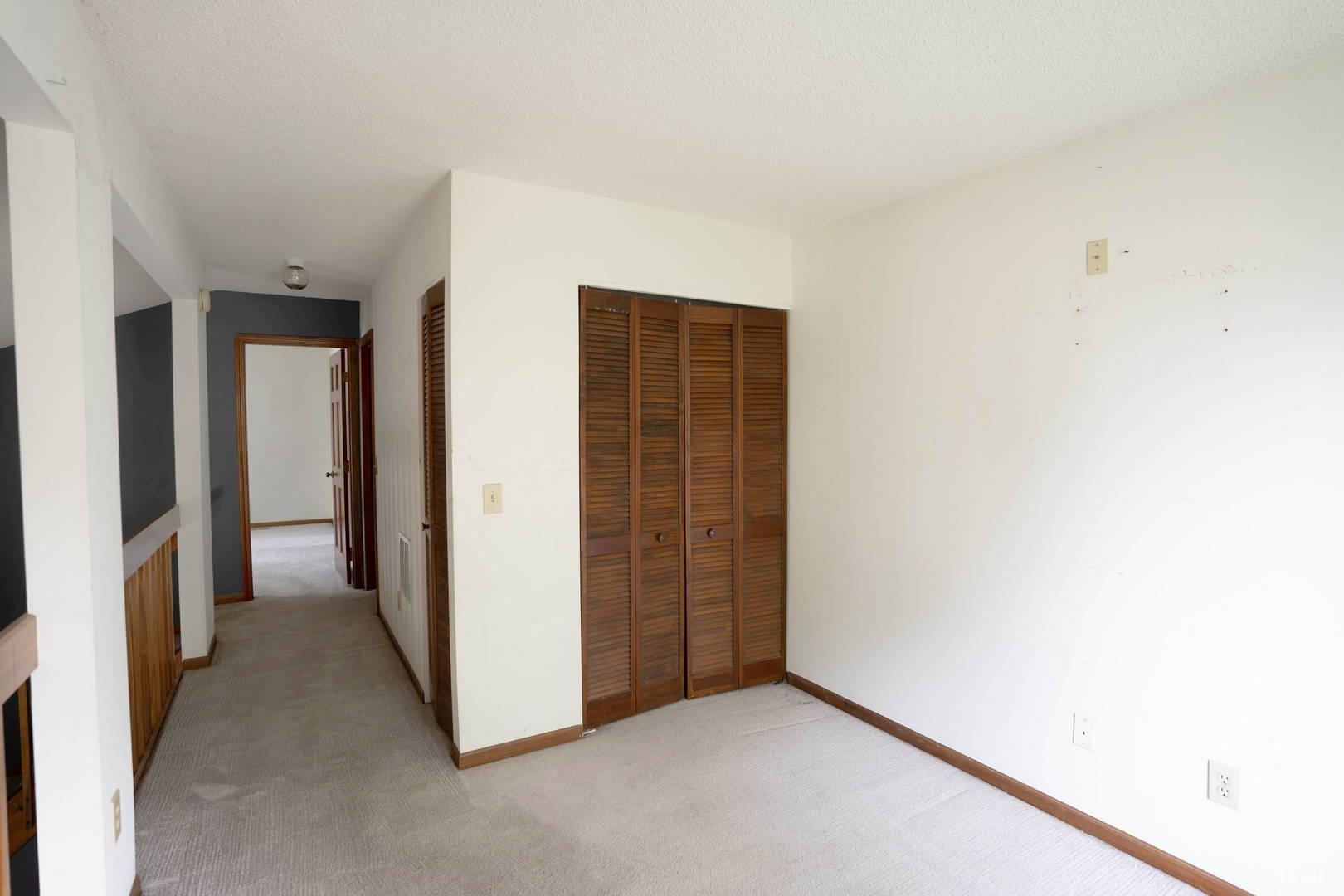6205 Crofton