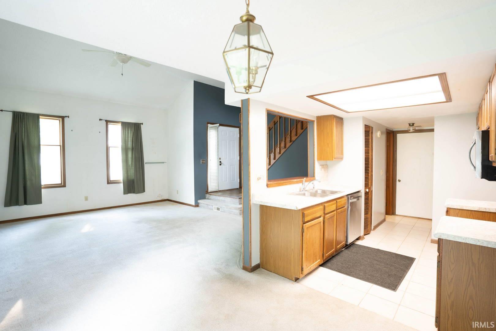 6205 Crofton