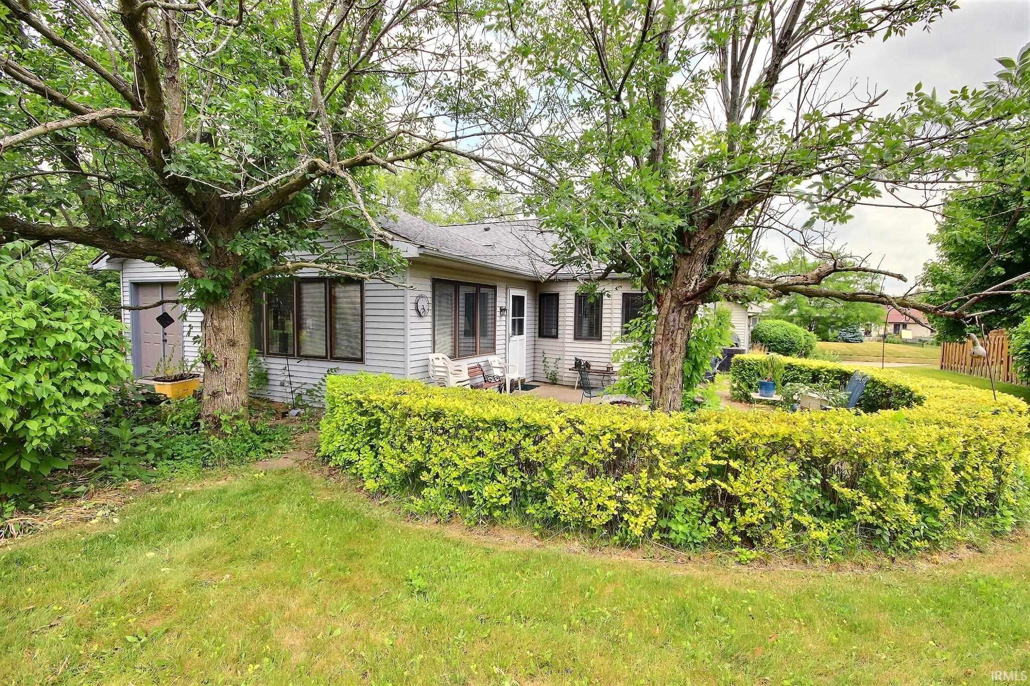 2228 Candlewick