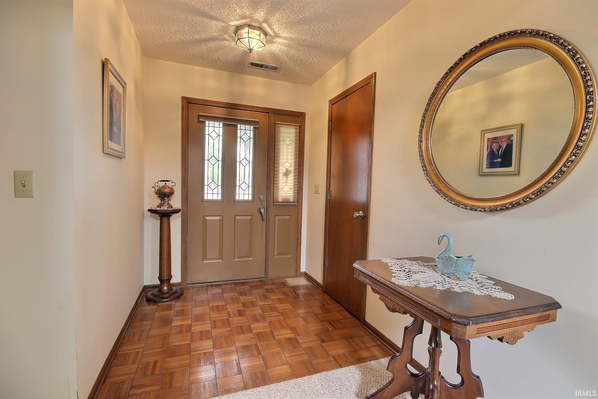 2228 Candlewick