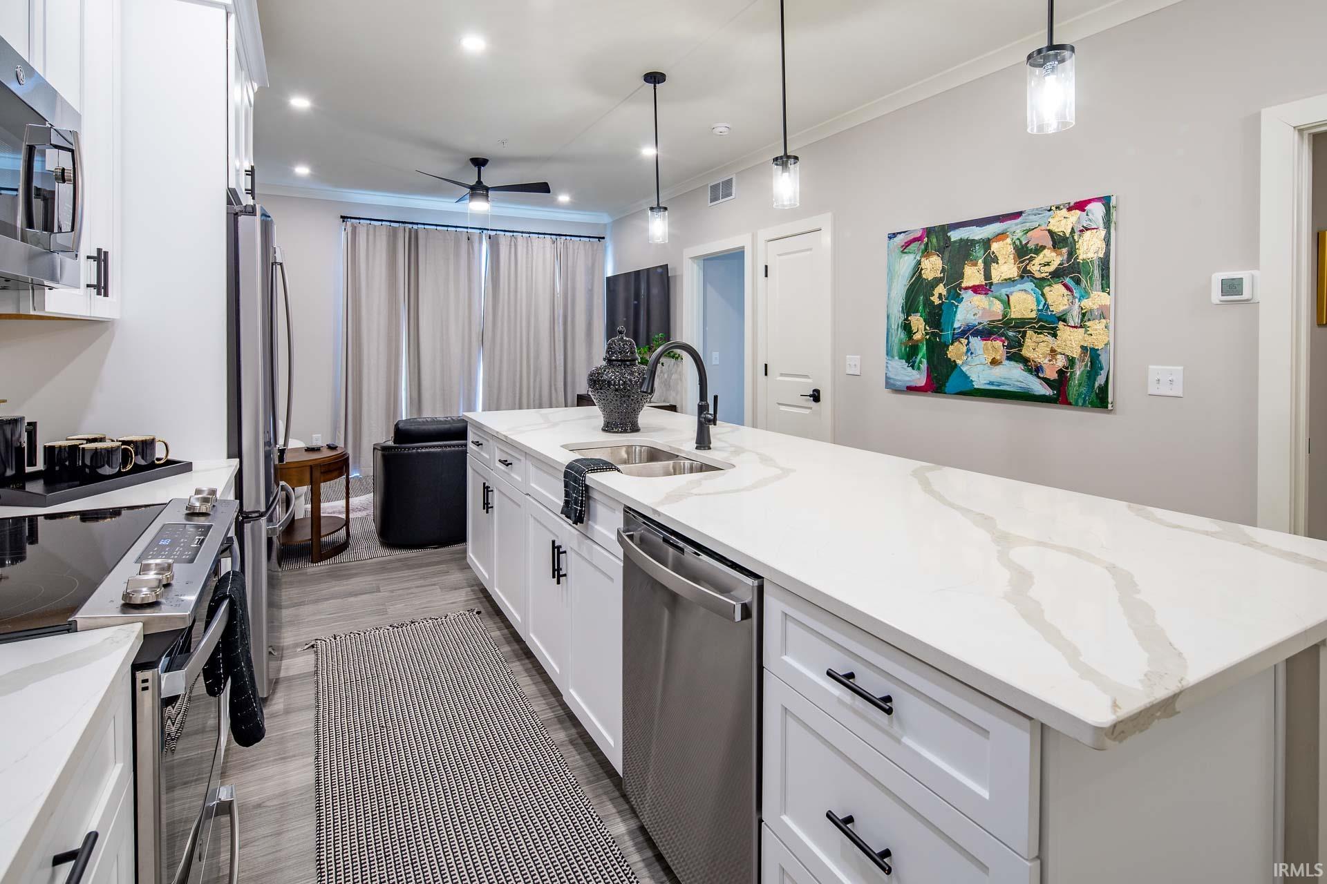 1010 Corby Unit 105, Apt Unit 105 Bre