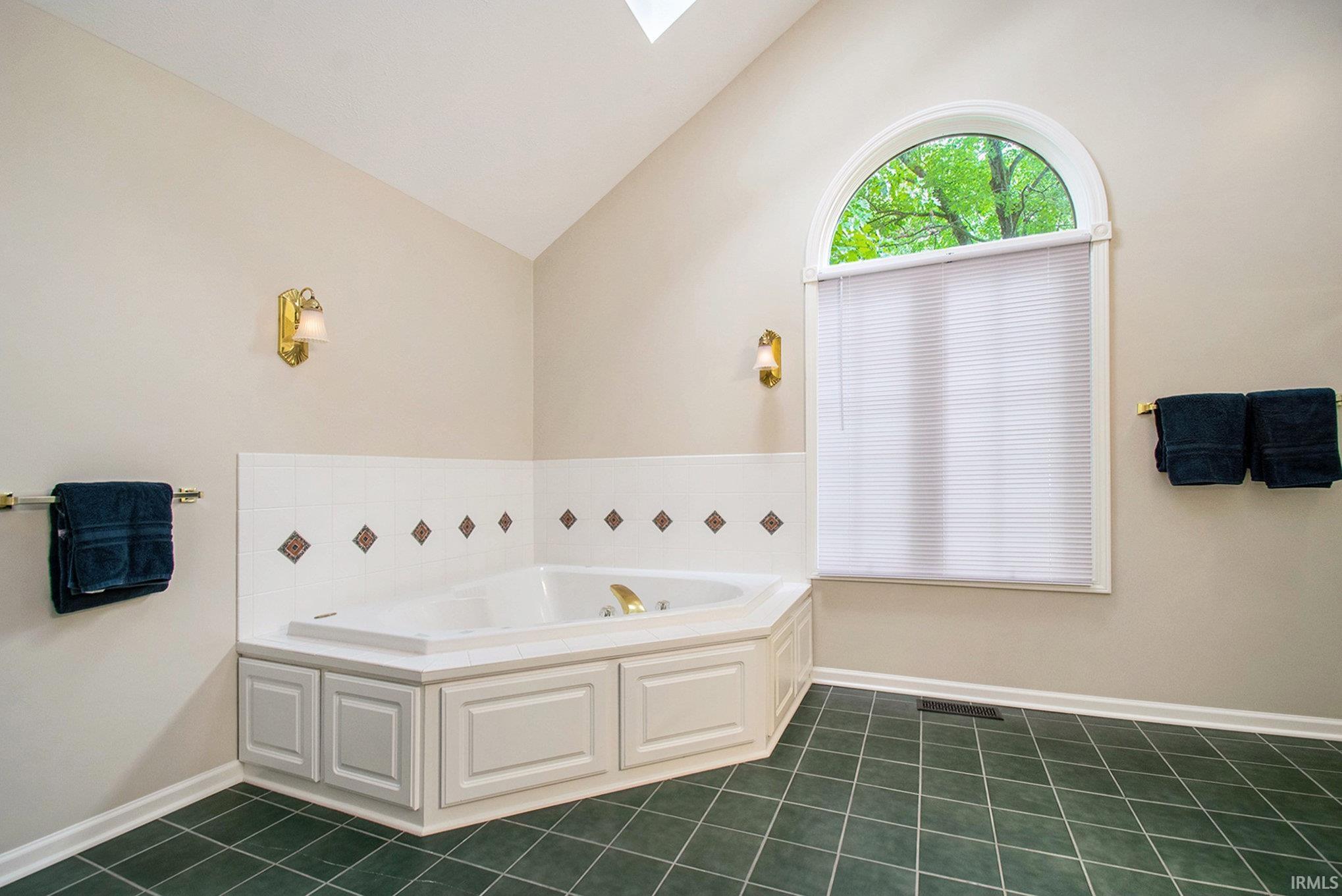 16913 Hidden Valley