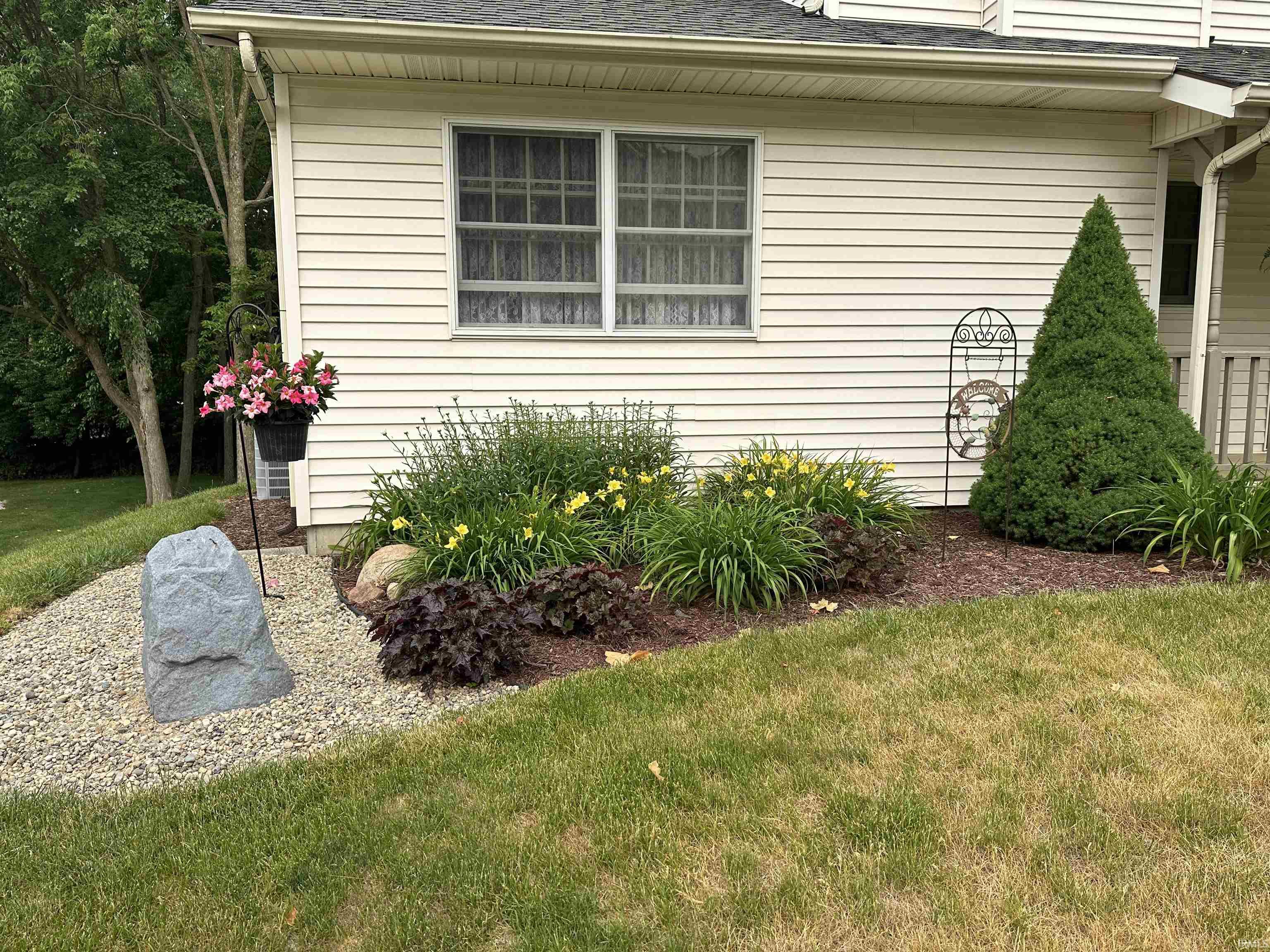 1105 Woodcrest