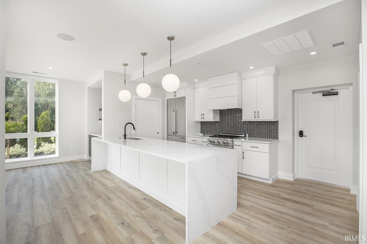 950 Jackson, Apt 101