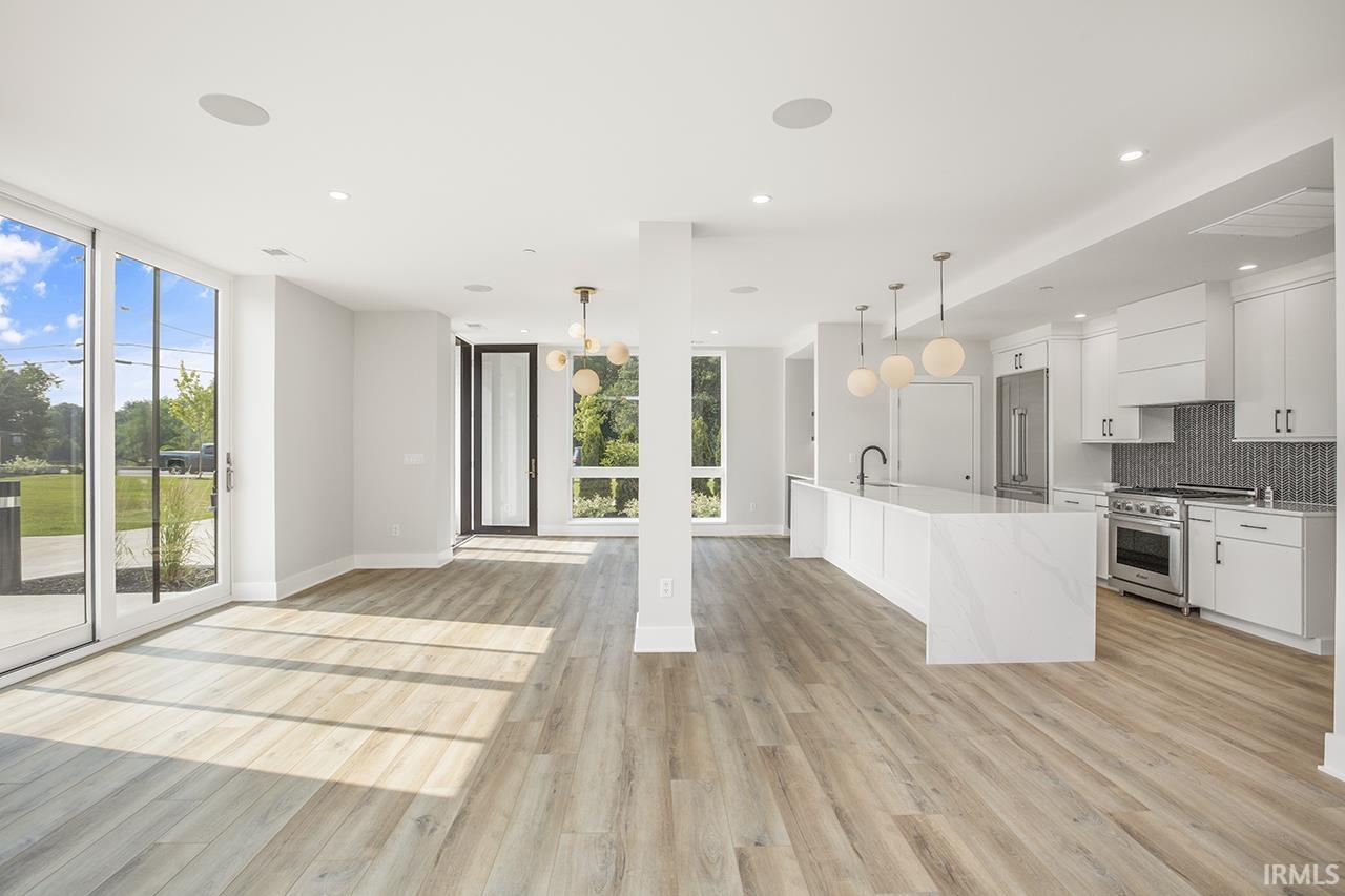 950 Jackson, Apt 101
