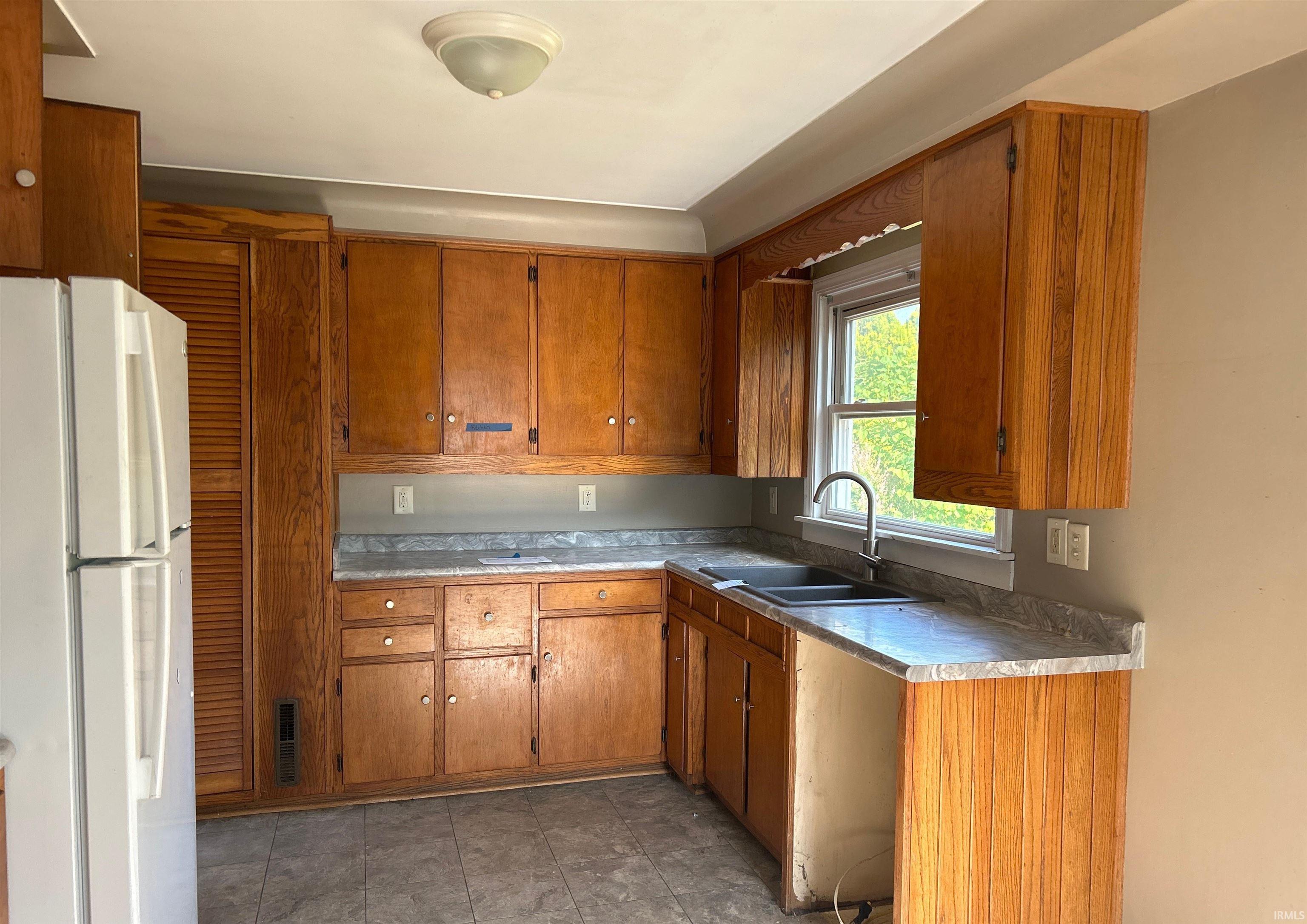 525 Stratton