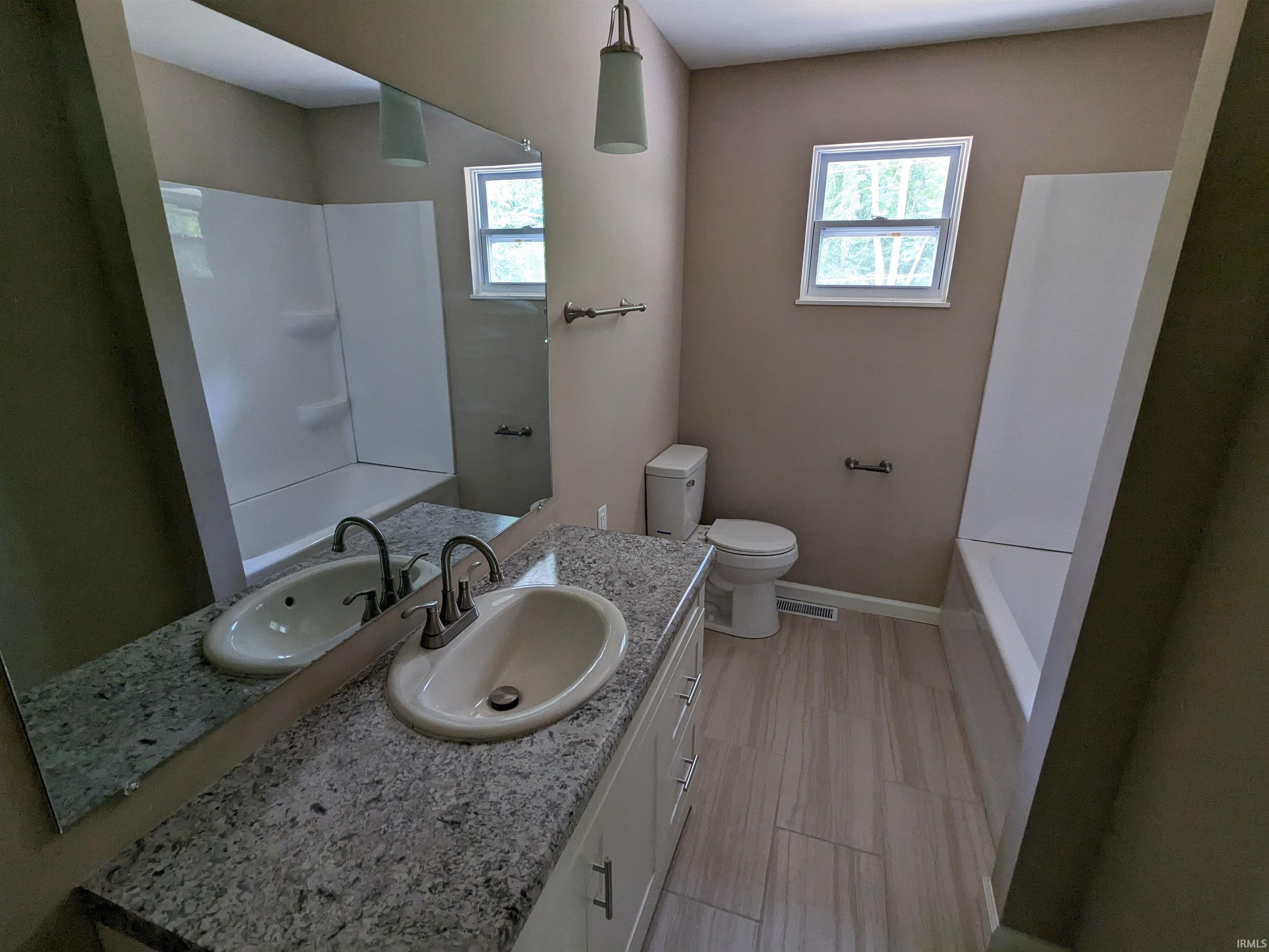 1701 Glen Elm