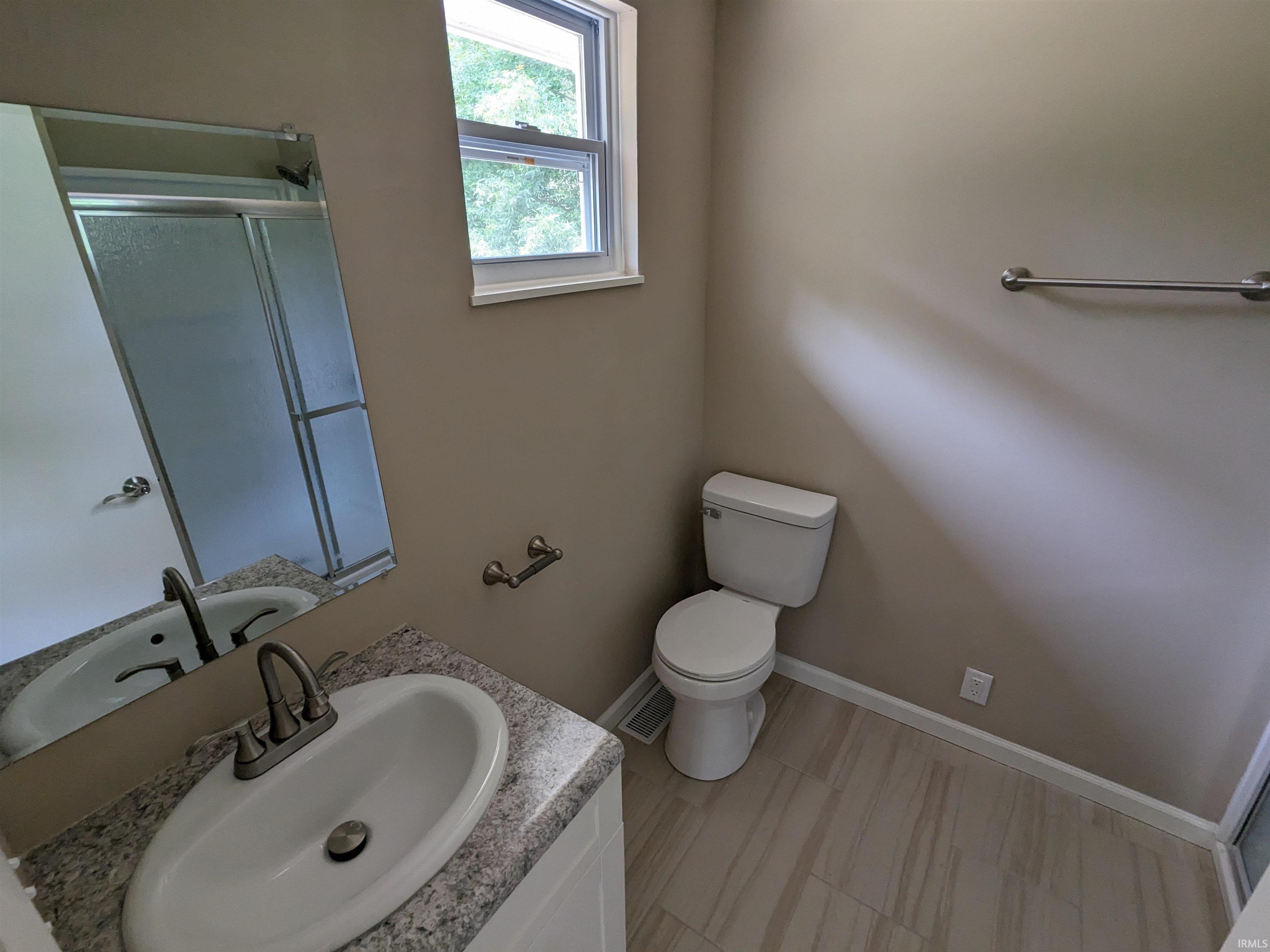 1701 Glen Elm