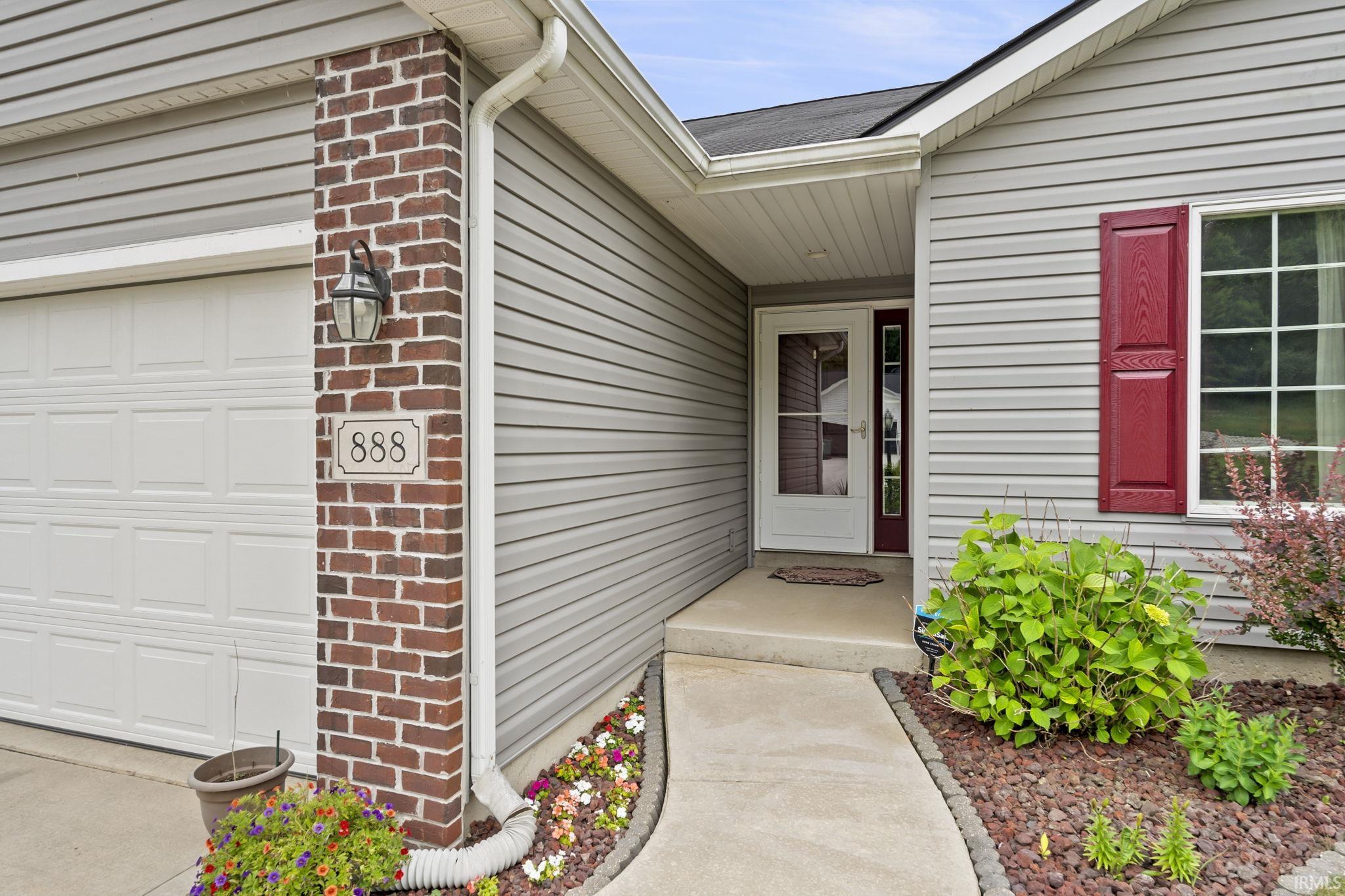 888 Deer Path