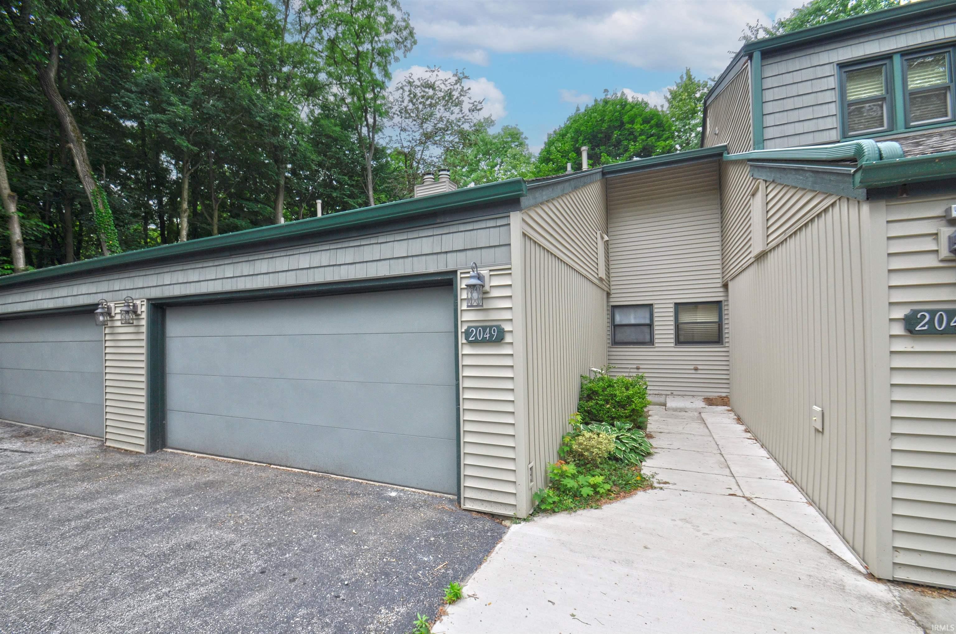 2049 Trailridge