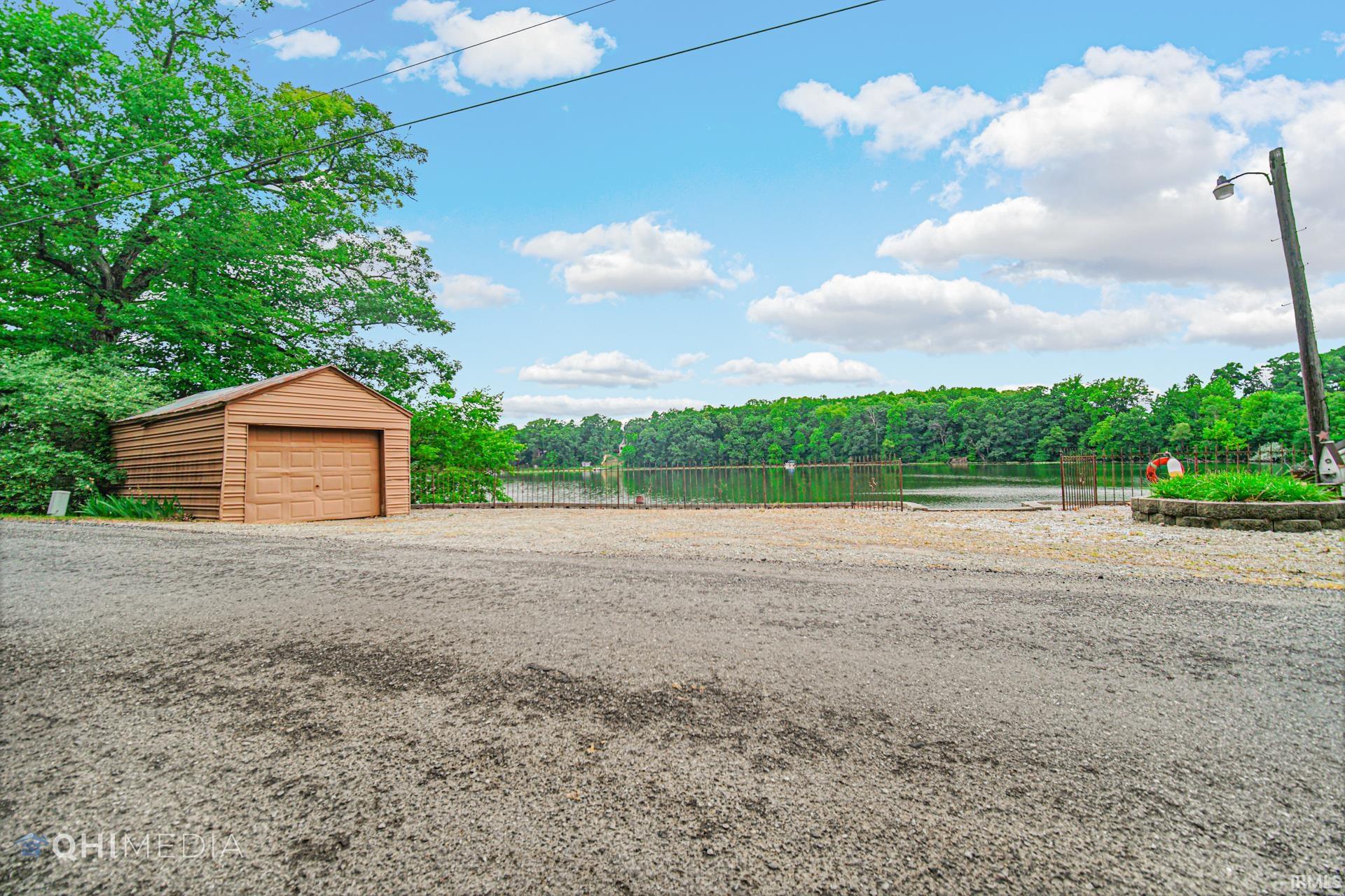 15596 Cook Lake