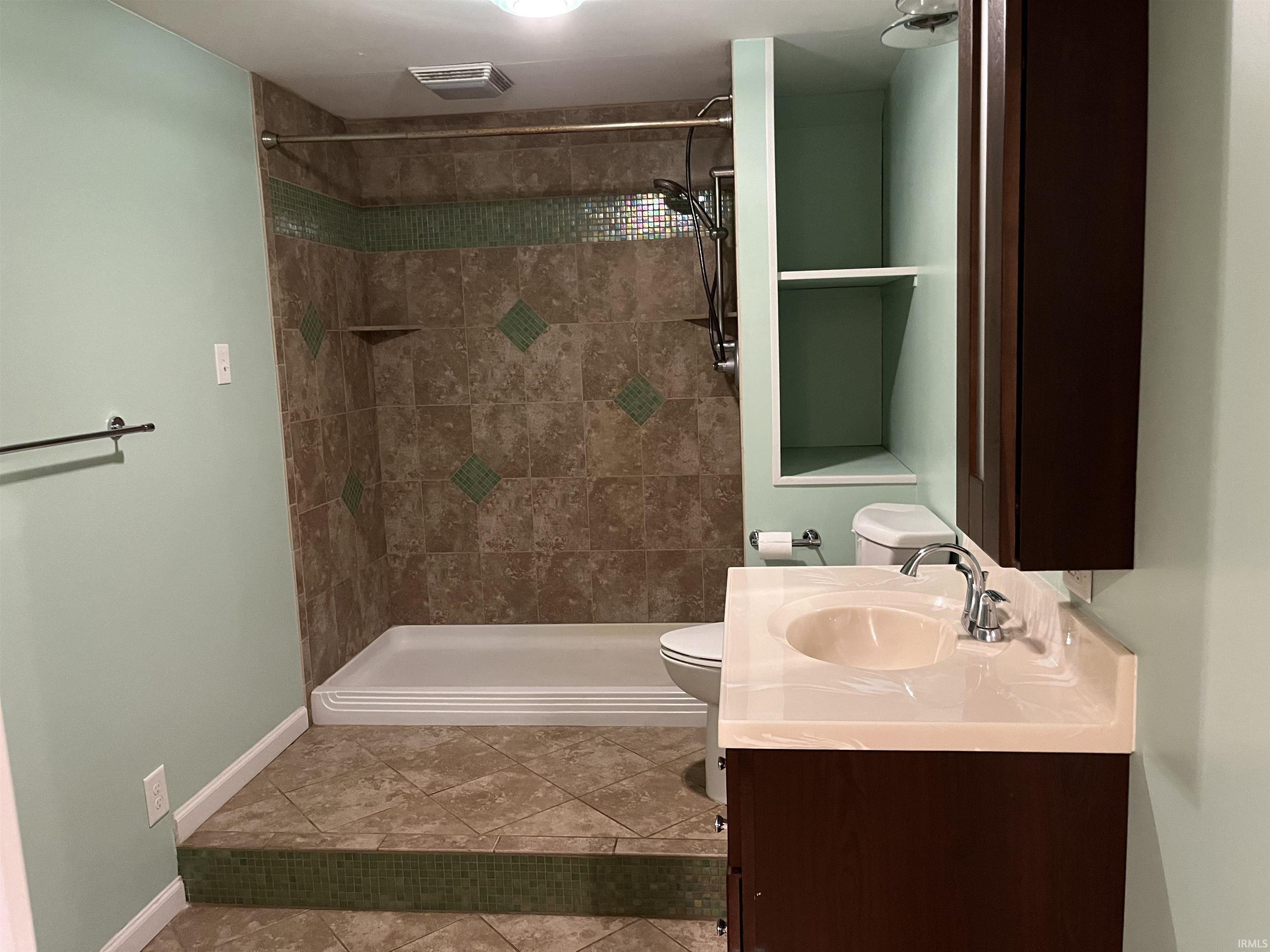 2289 Lake Sharon